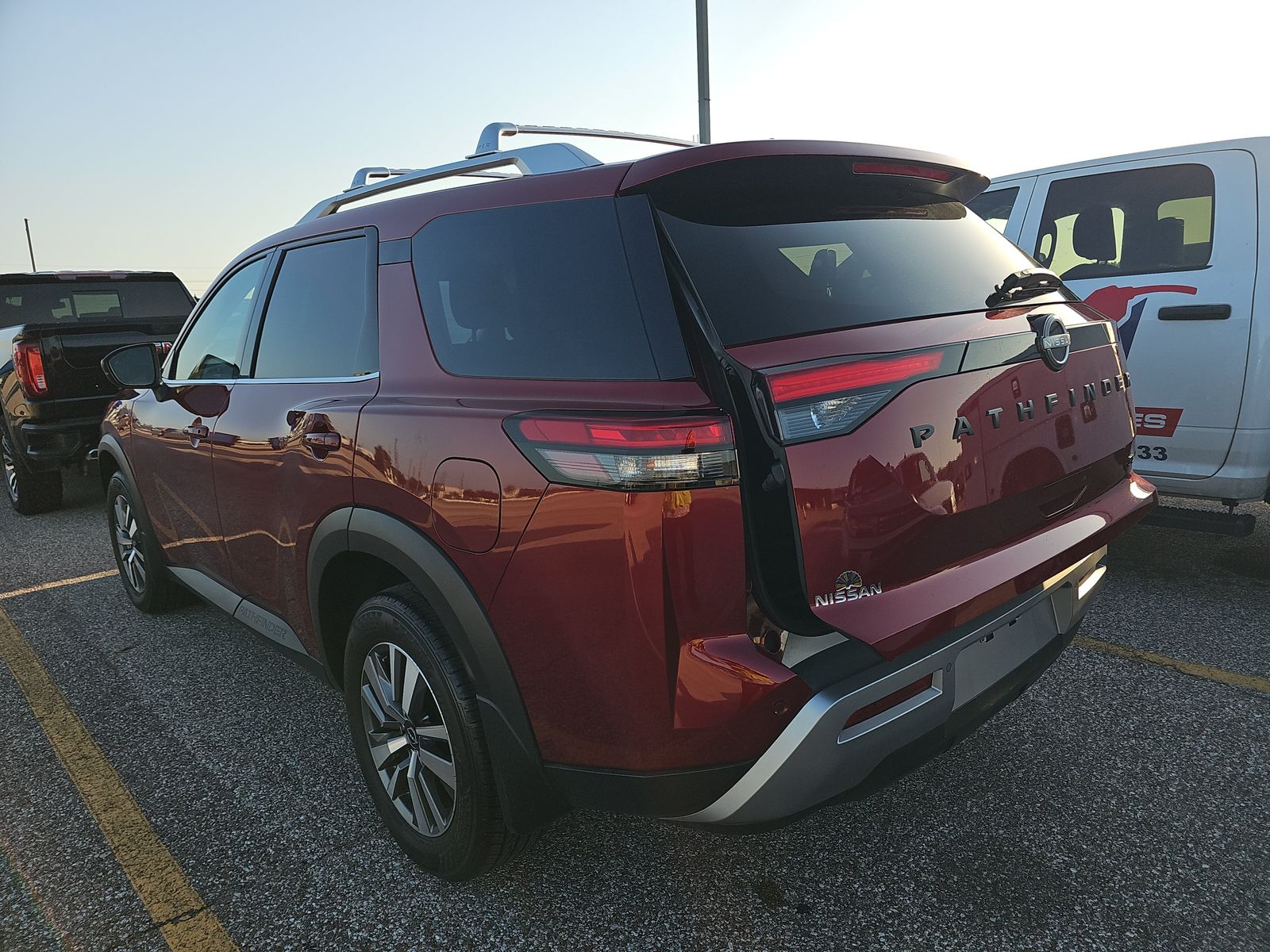 2024 Nissan Pathfinder SL FWD