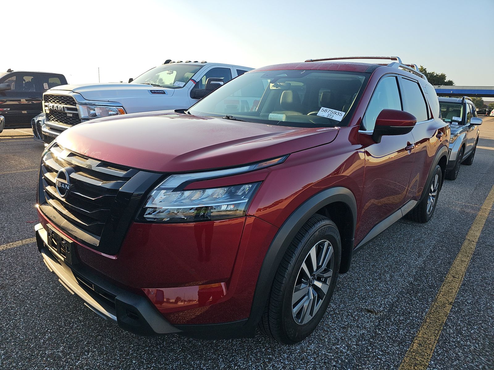 2024 Nissan Pathfinder SL FWD