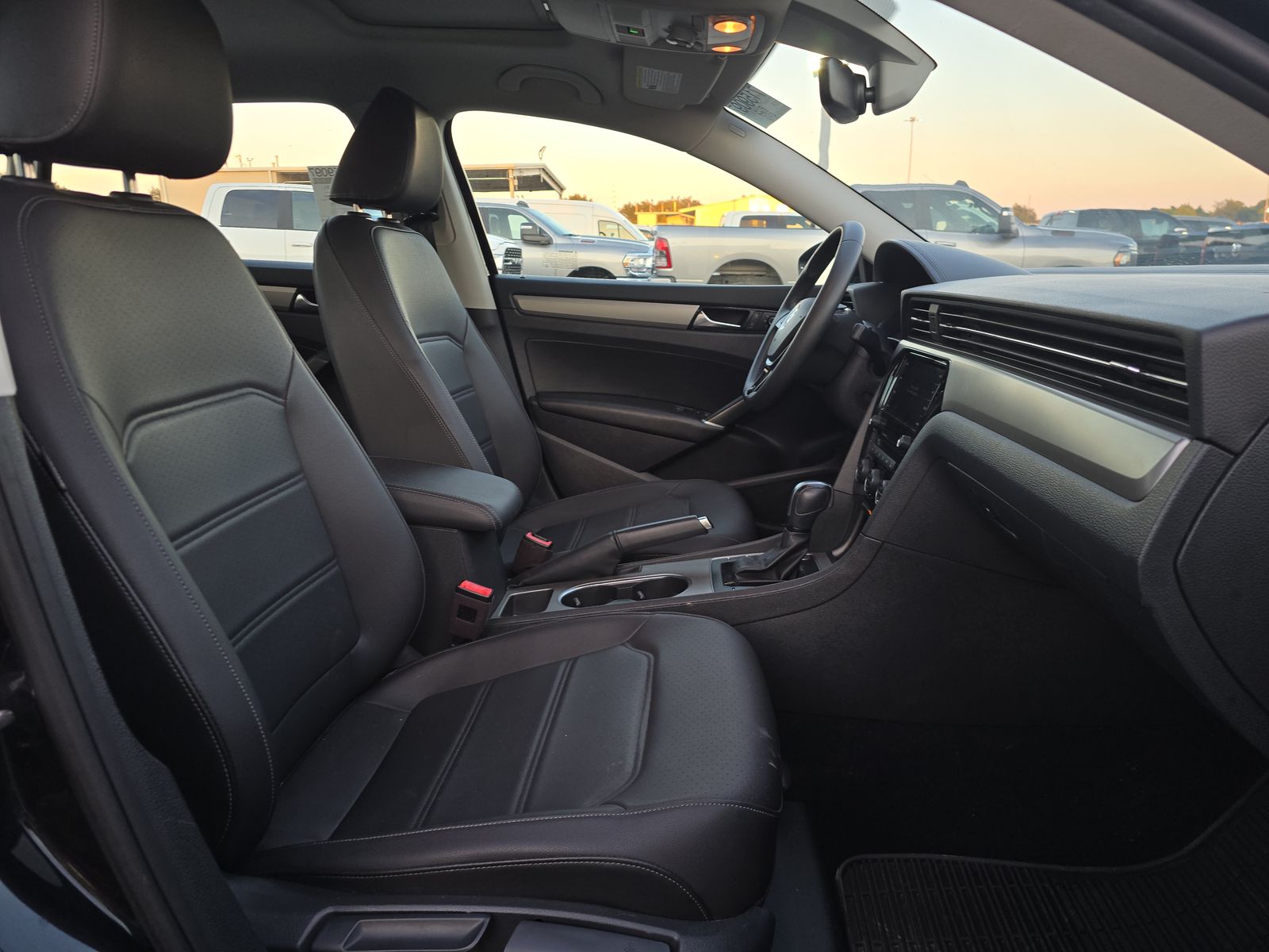 2022 Volkswagen Passat 2.0T SE FWD