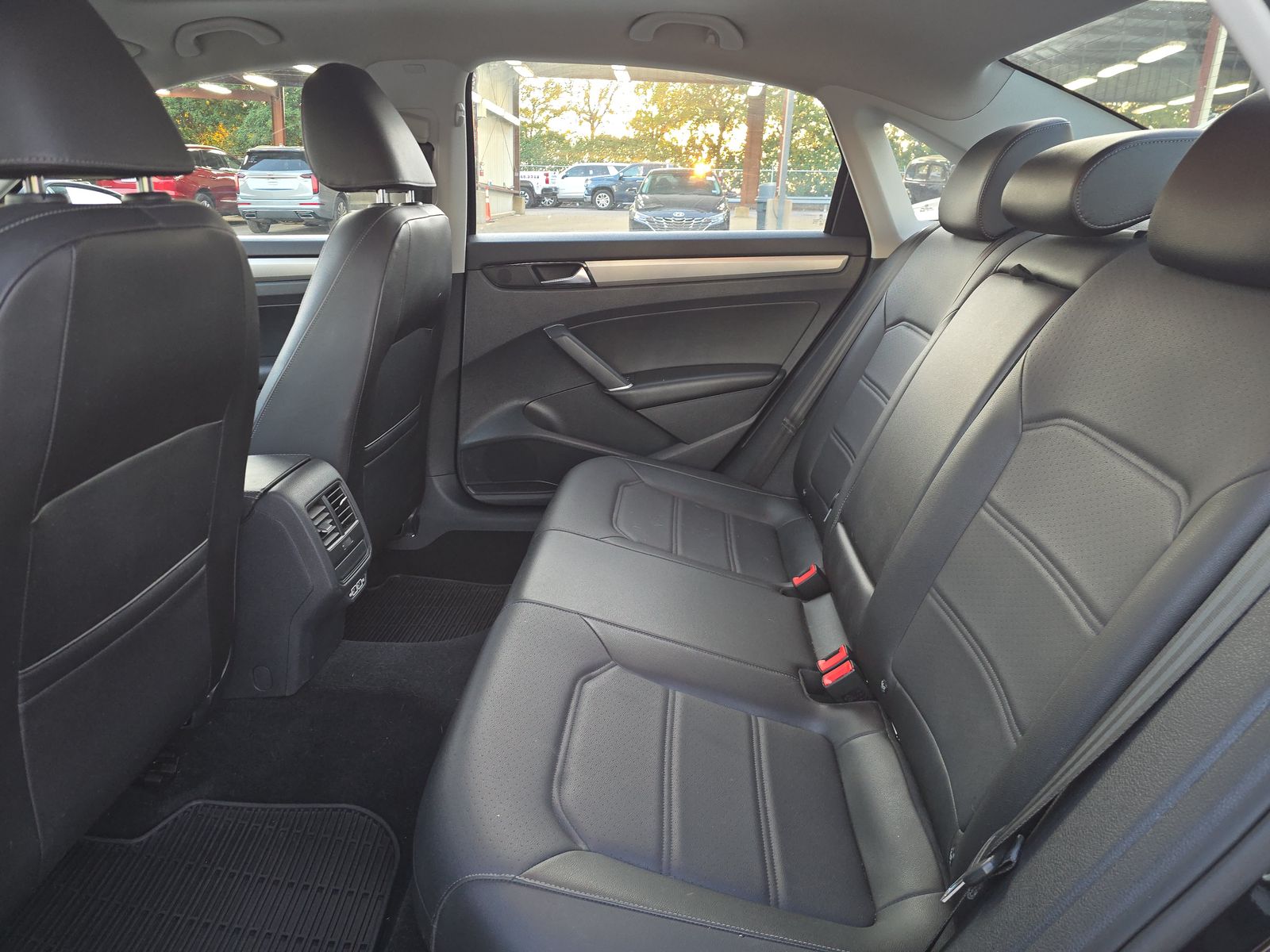 2022 Volkswagen Passat 2.0T SE FWD