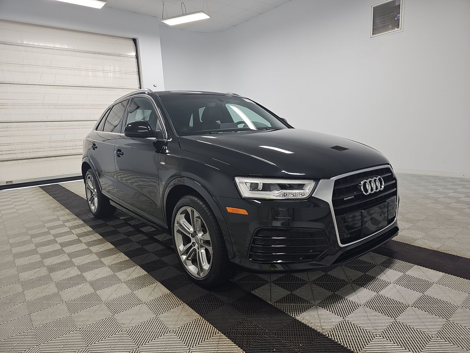 2017 Audi Q3 2.0T Prestige AWD