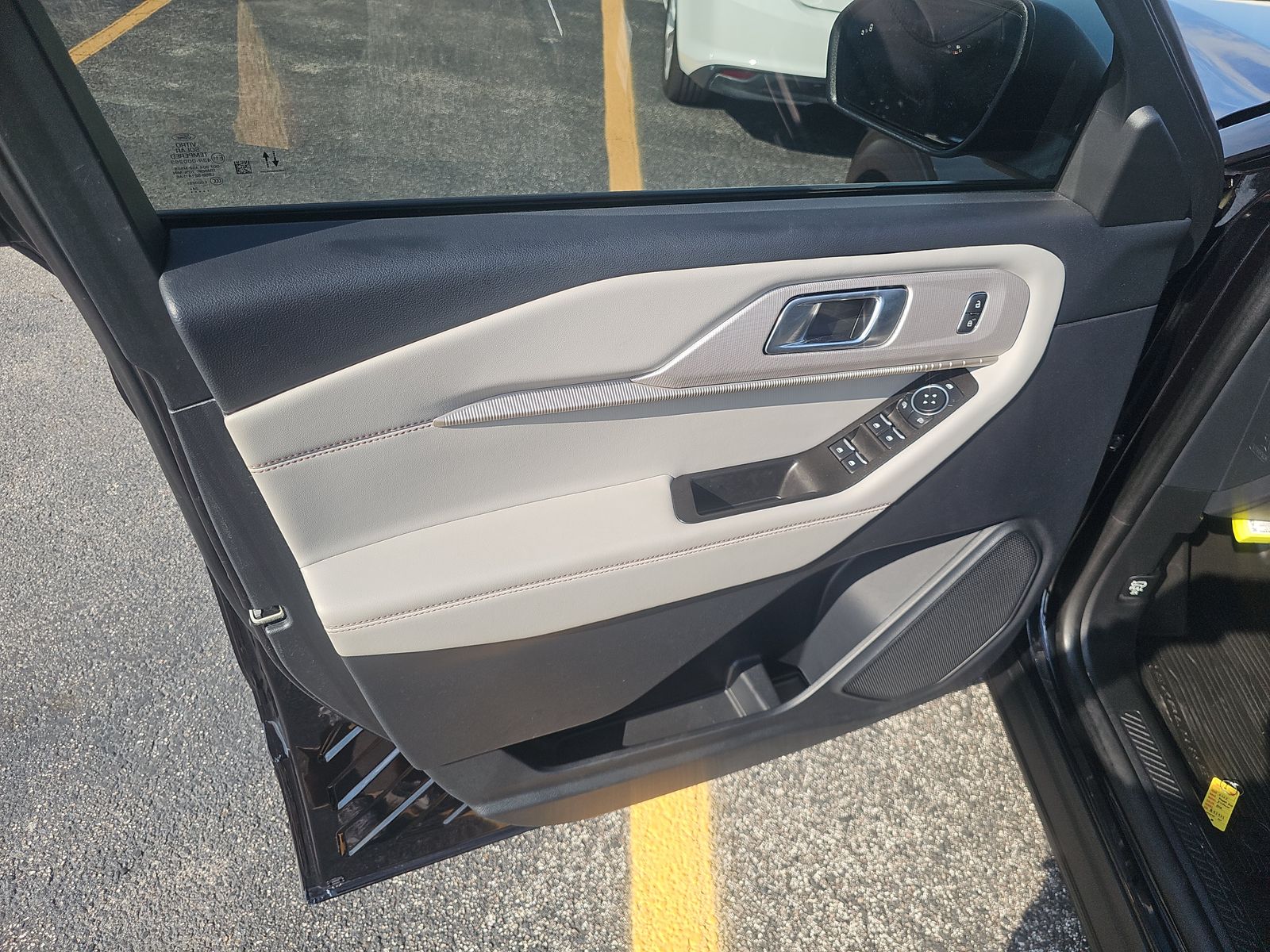 2025 Ford Explorer Active RWD