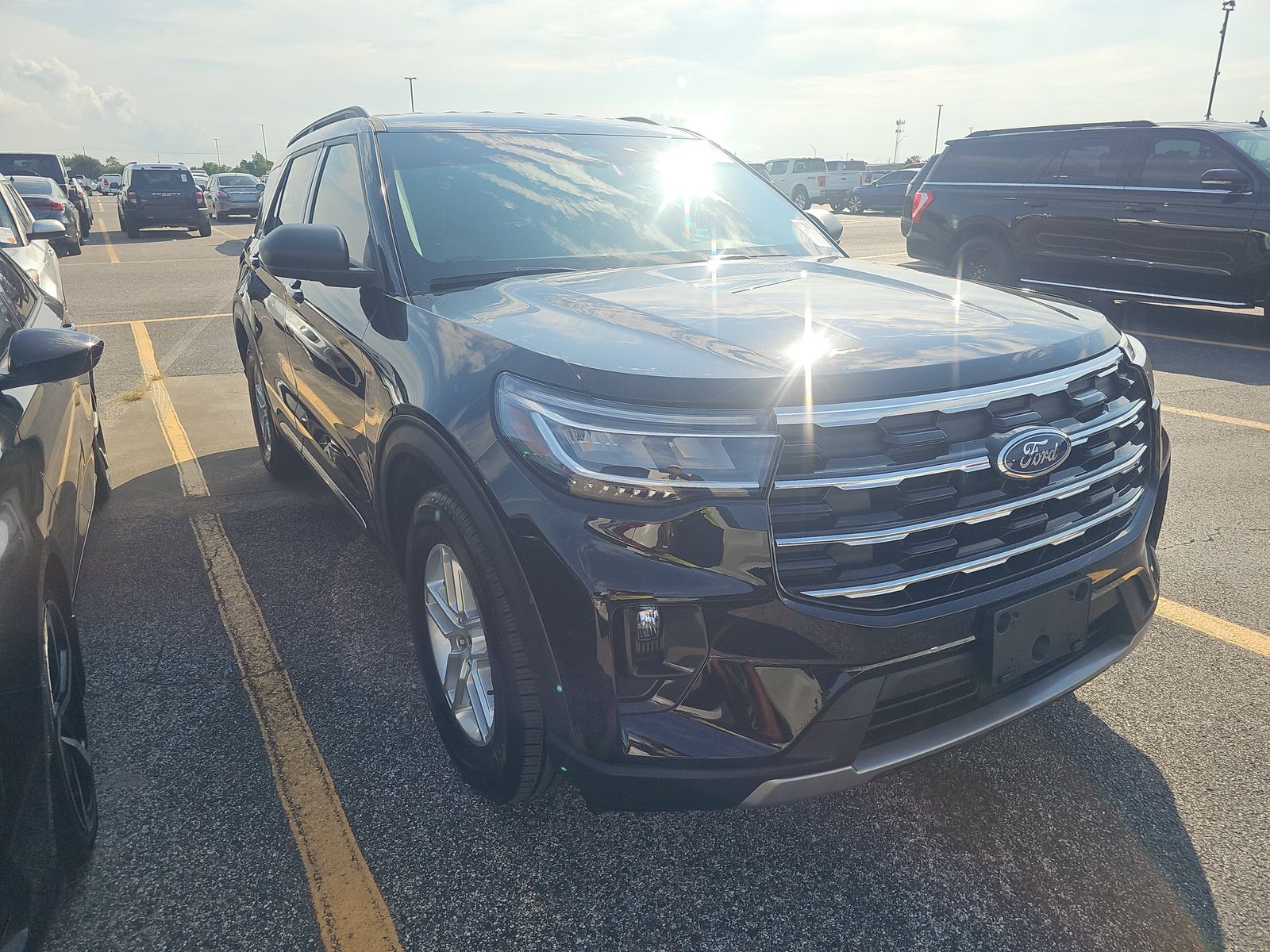 2025 Ford Explorer Active RWD