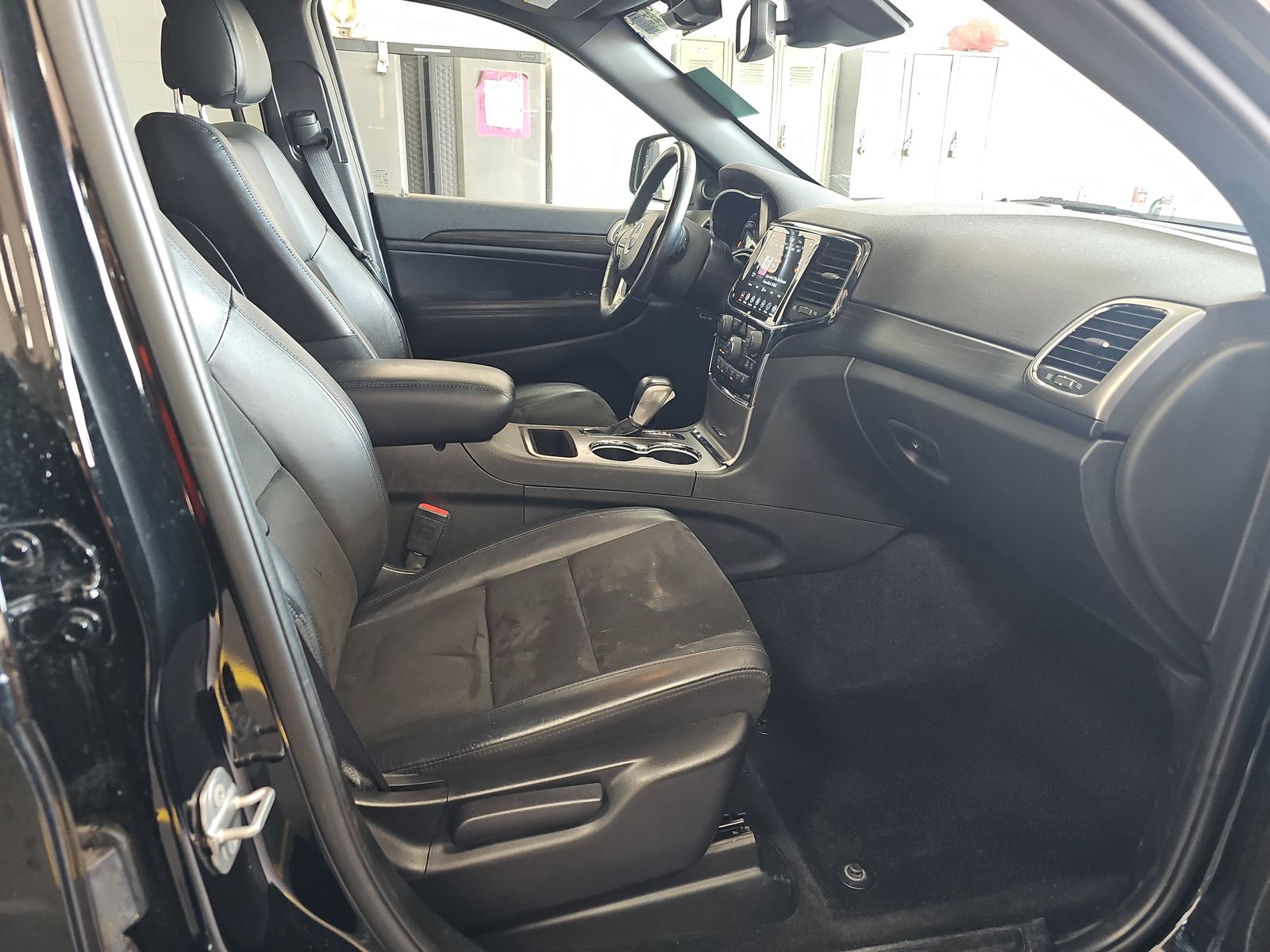 2022 Jeep Grand Cherokee Laredo X AWD