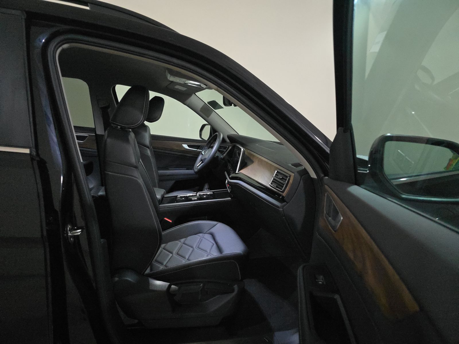 2024 Volkswagen Atlas 2.0T SE AWD