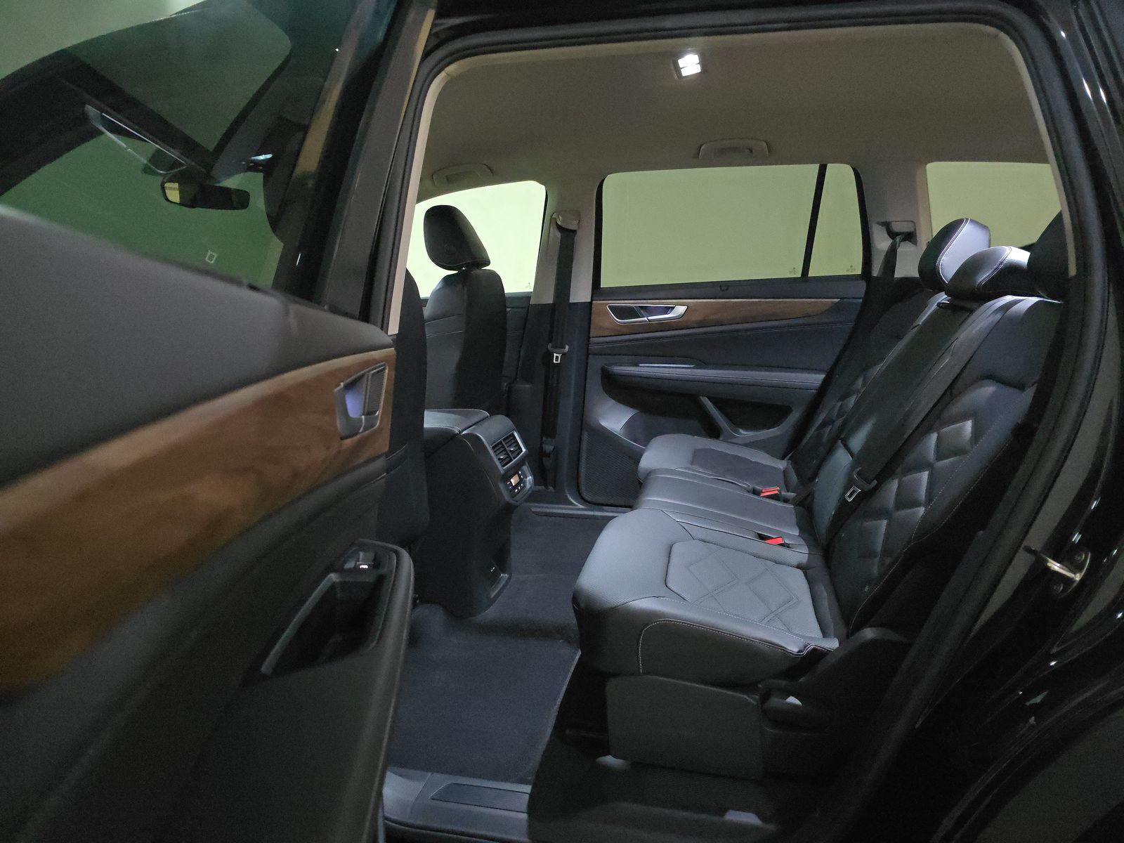 2024 Volkswagen Atlas 2.0T SE AWD