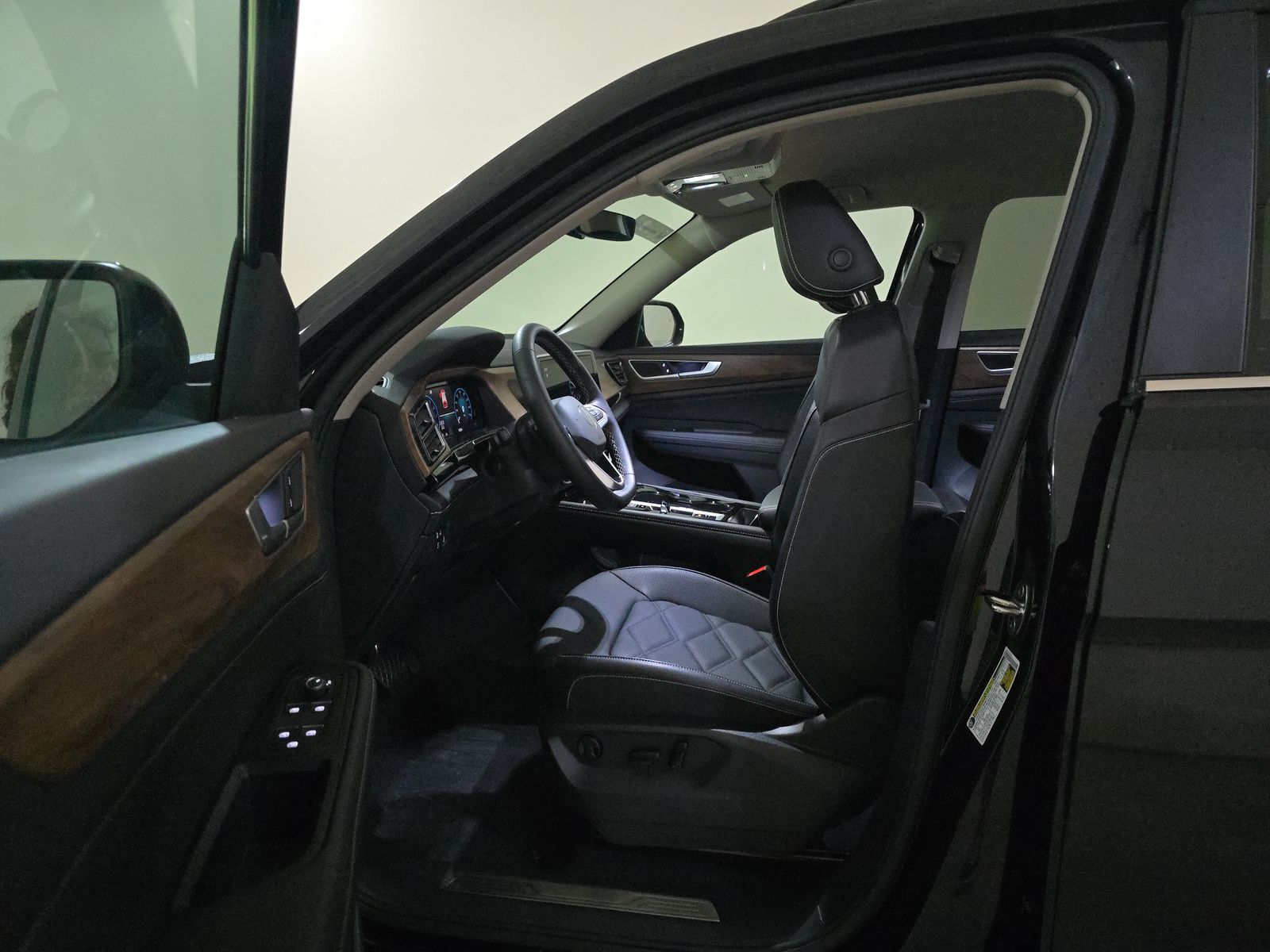 2024 Volkswagen Atlas 2.0T SE AWD