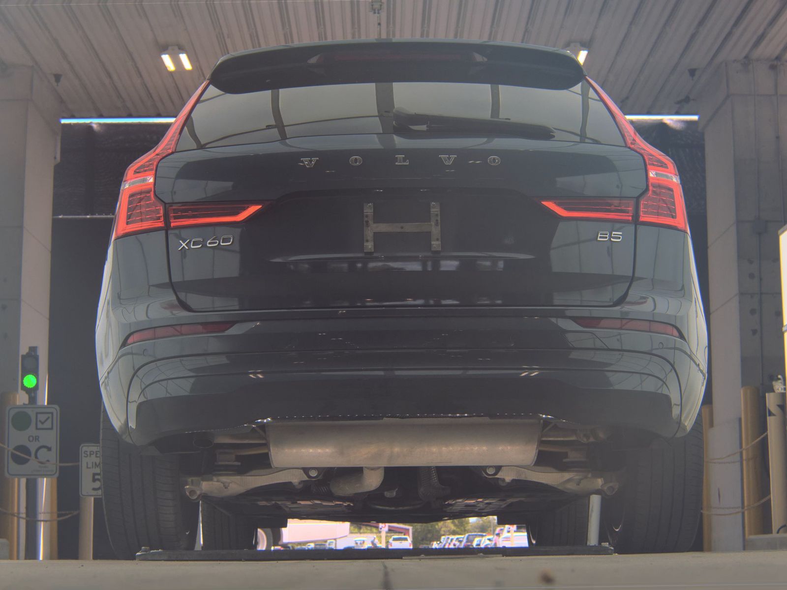 2022 Volvo XC60 B5 Momentum FWD