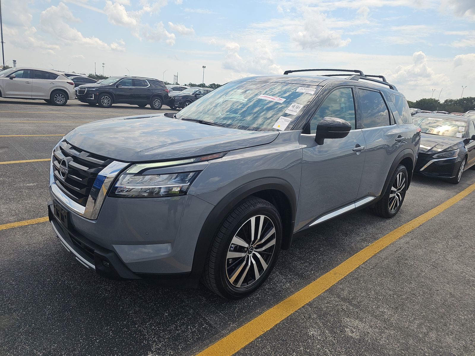 2023 Nissan Pathfinder Platinum AWD