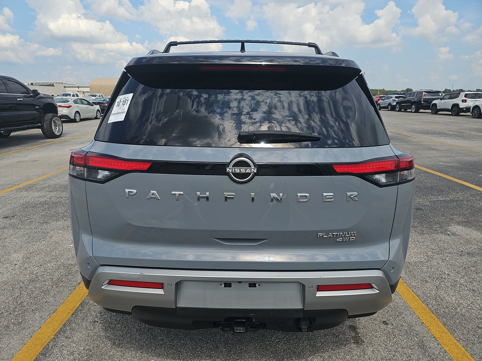 2023 Nissan Pathfinder Platinum AWD