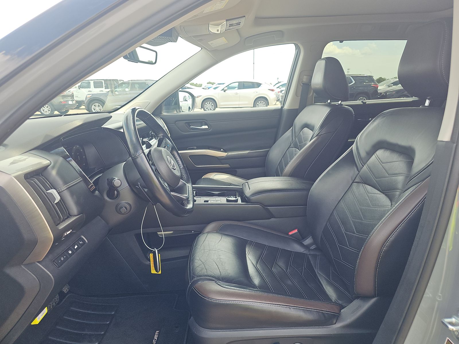 2023 Nissan Pathfinder Platinum AWD
