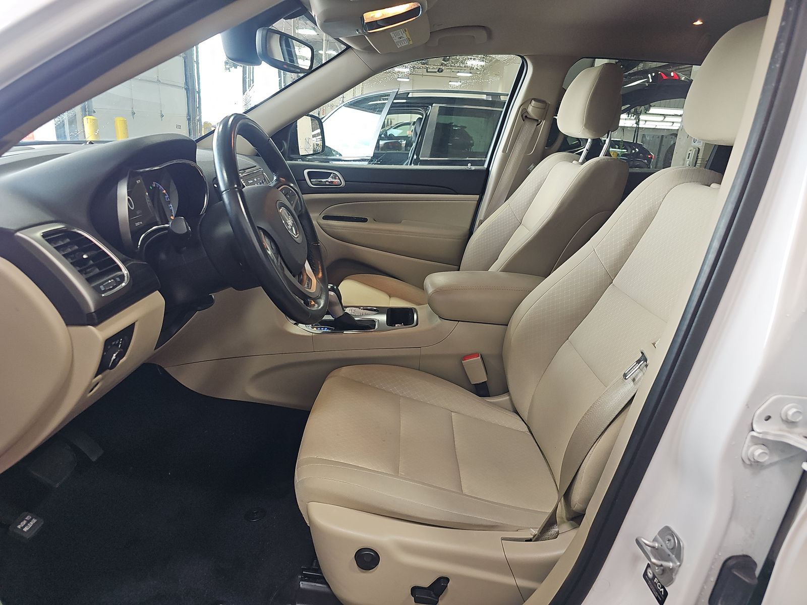 2022 Jeep Grand Cherokee Laredo E AWD