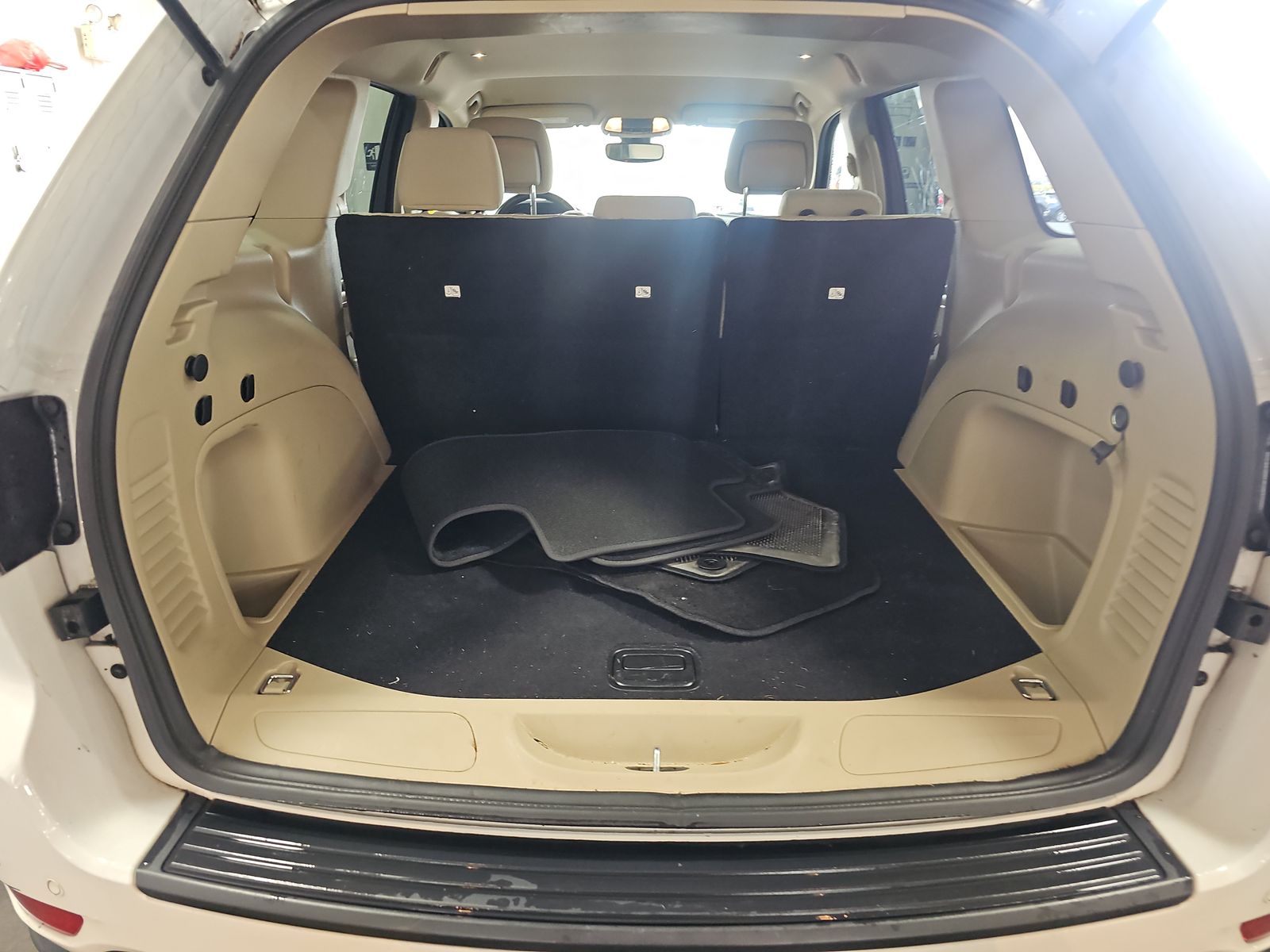 2022 Jeep Grand Cherokee Laredo E AWD