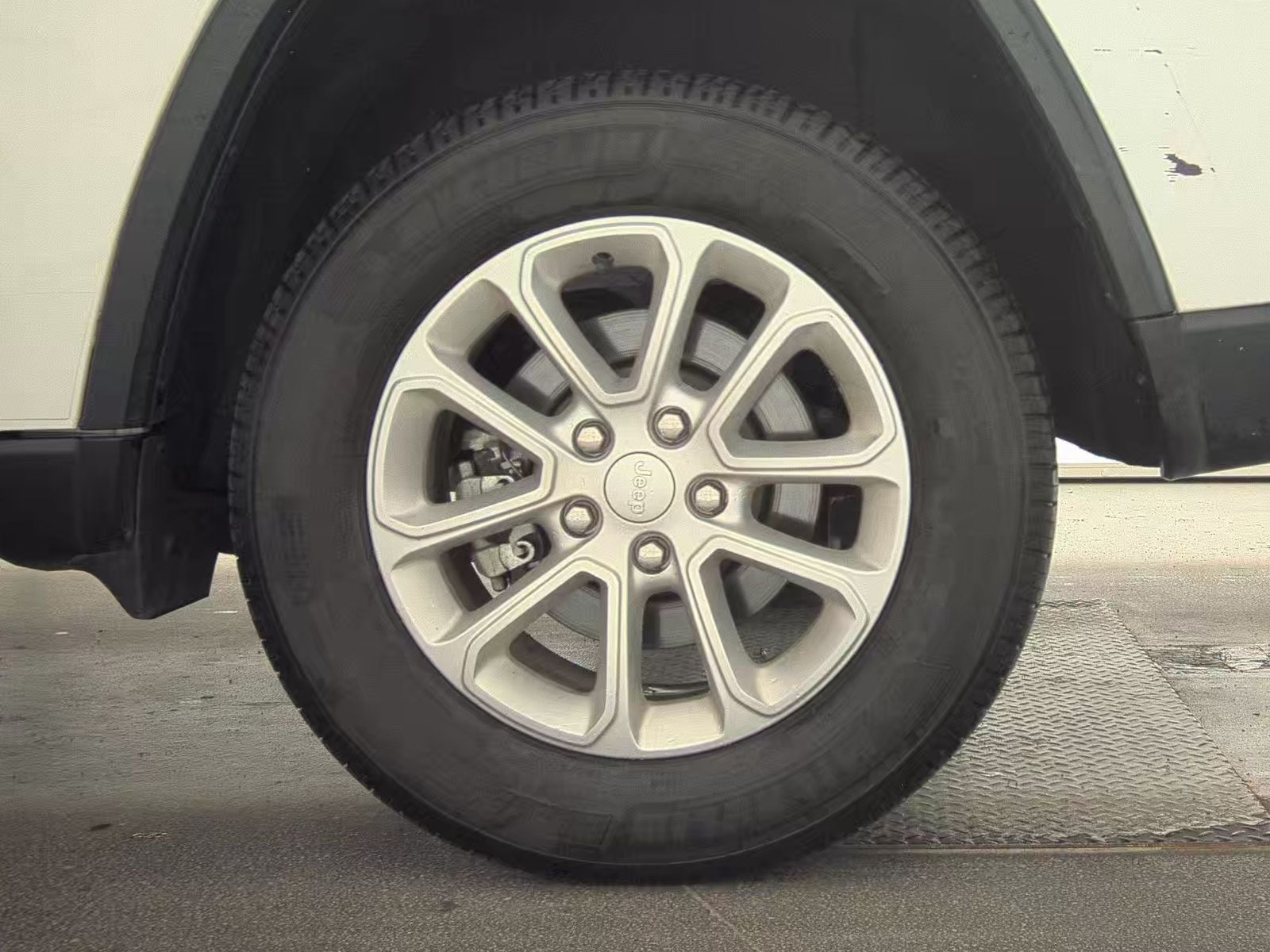 2022 Jeep Grand Cherokee Laredo E AWD