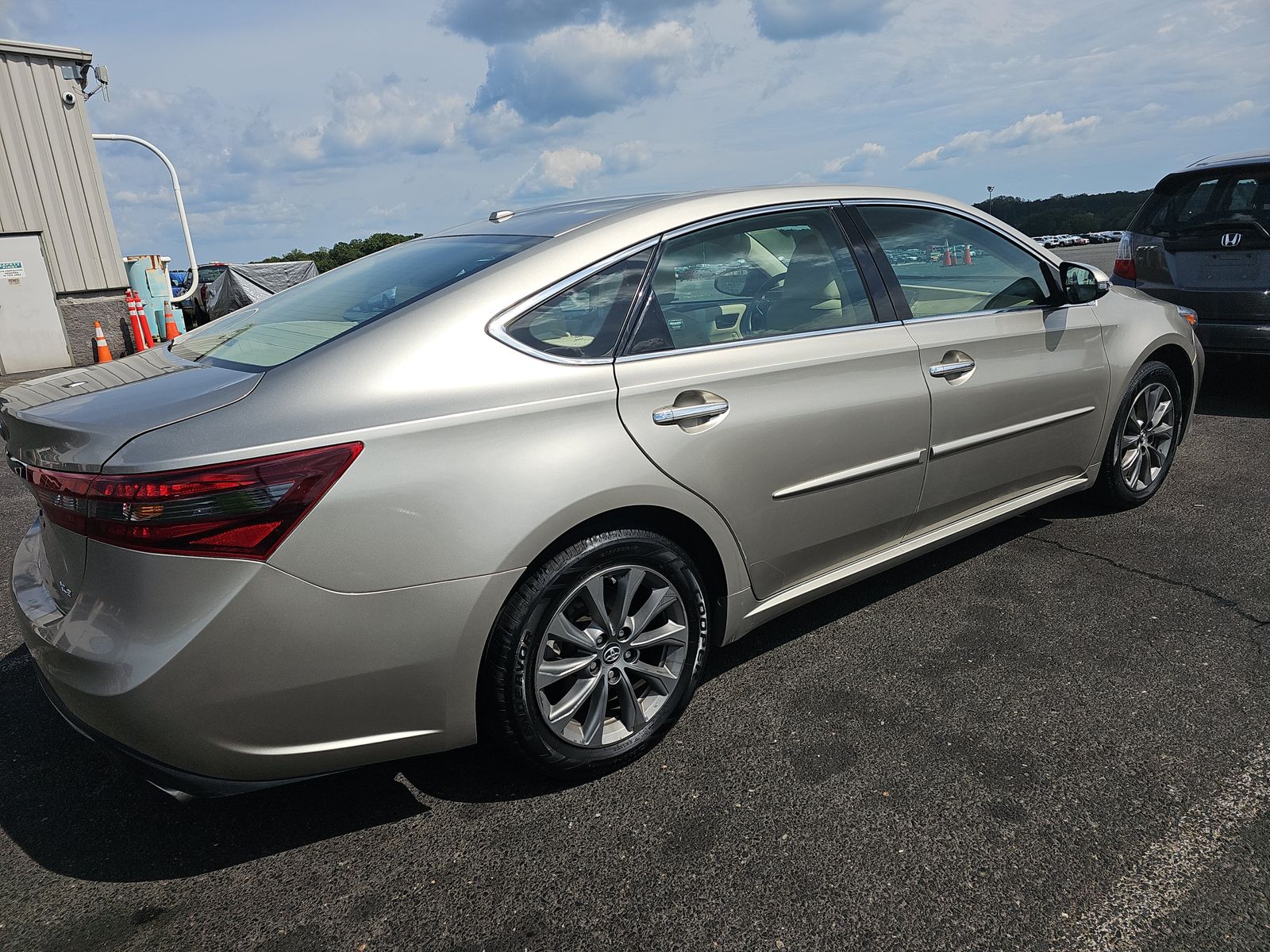 2017 Toyota Avalon XLE Premium FWD