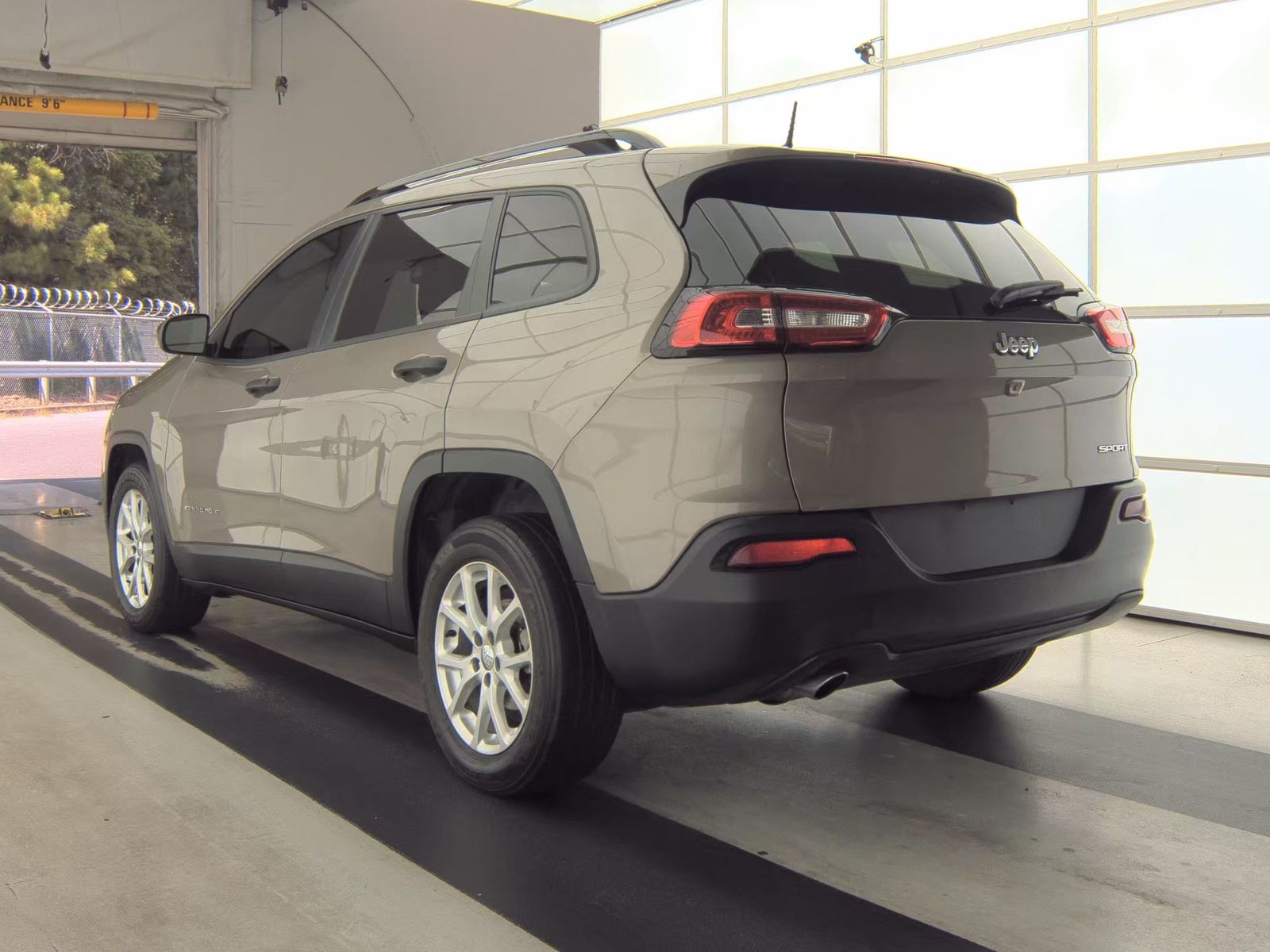 2017 Jeep Cherokee Sport FWD