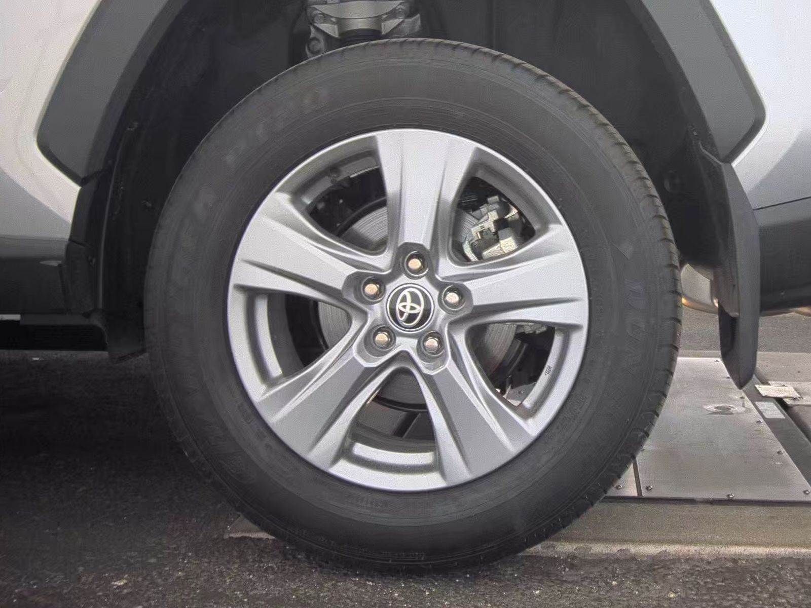 2024 Toyota RAV4 XLE FWD