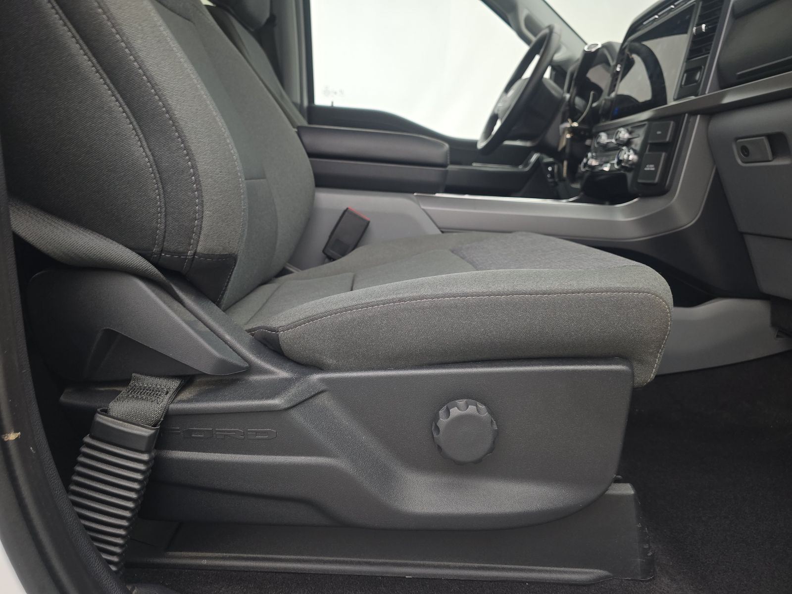 2024 Ford F-150 XLT AWD