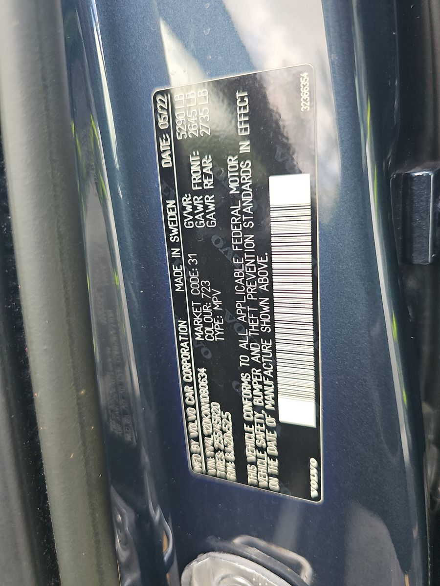 2022 Volvo XC60 B5 Momentum FWD