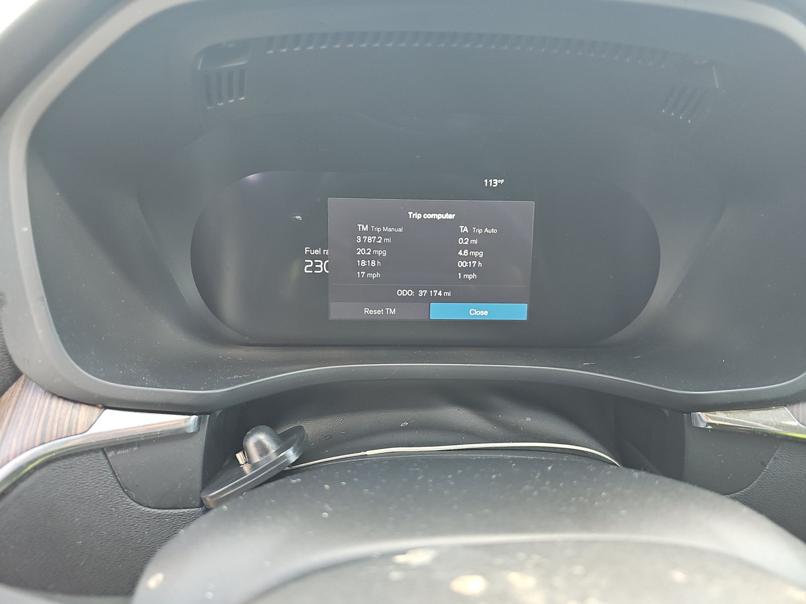 2022 Volvo XC60 B5 Momentum FWD