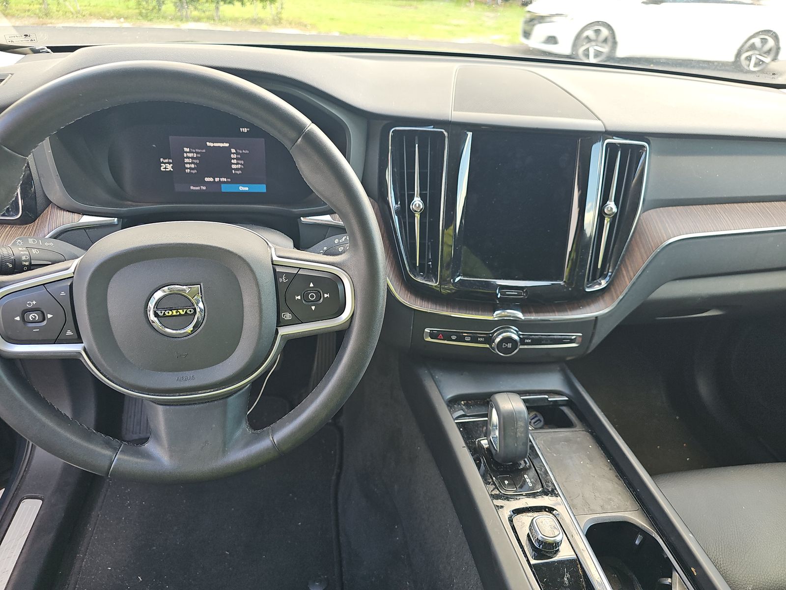 2022 Volvo XC60 B5 Momentum FWD