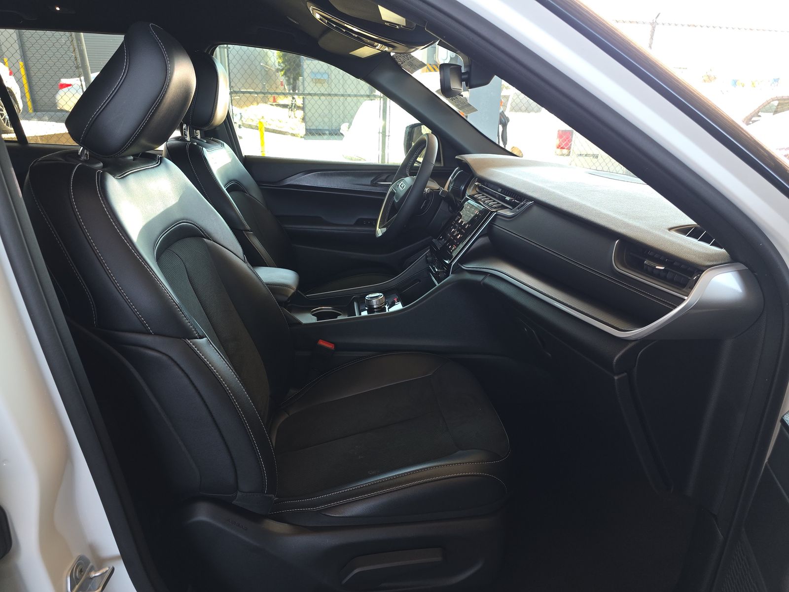 2024 Jeep Grand Cherokee Altitude AWD