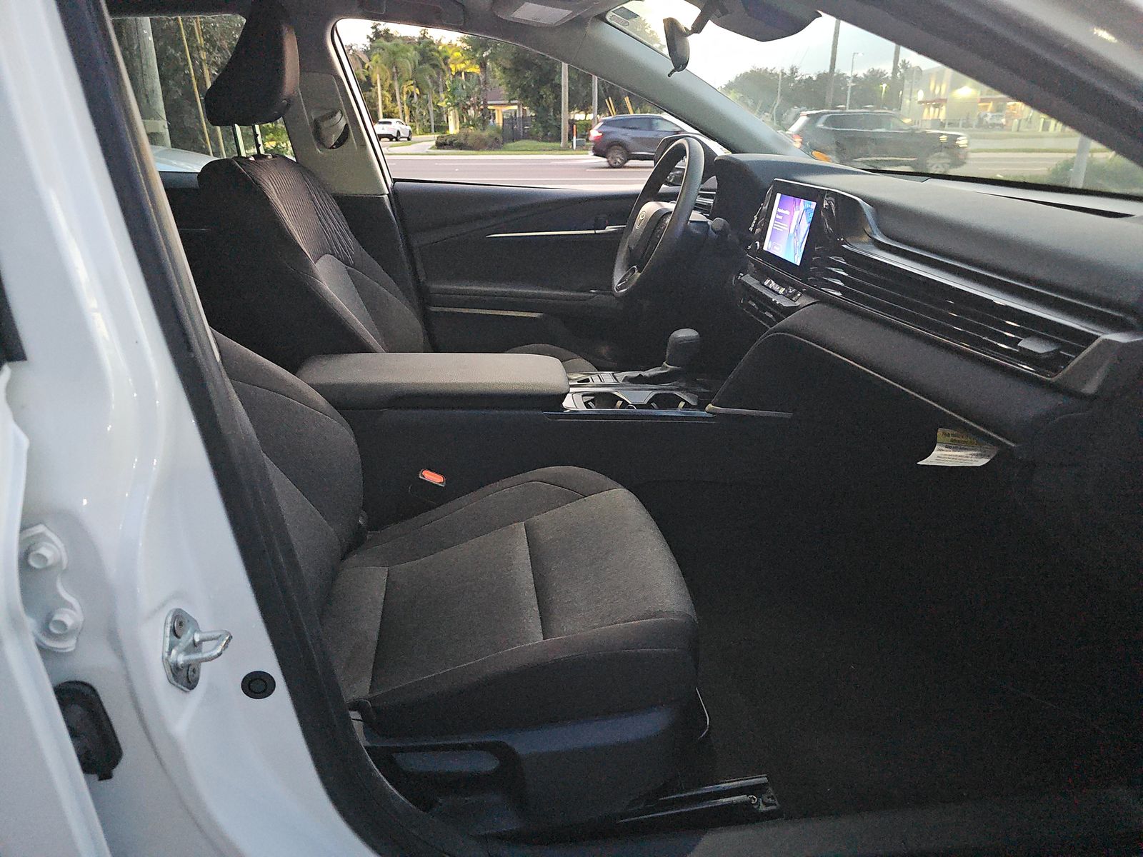 2025 Toyota Camry LE FWD