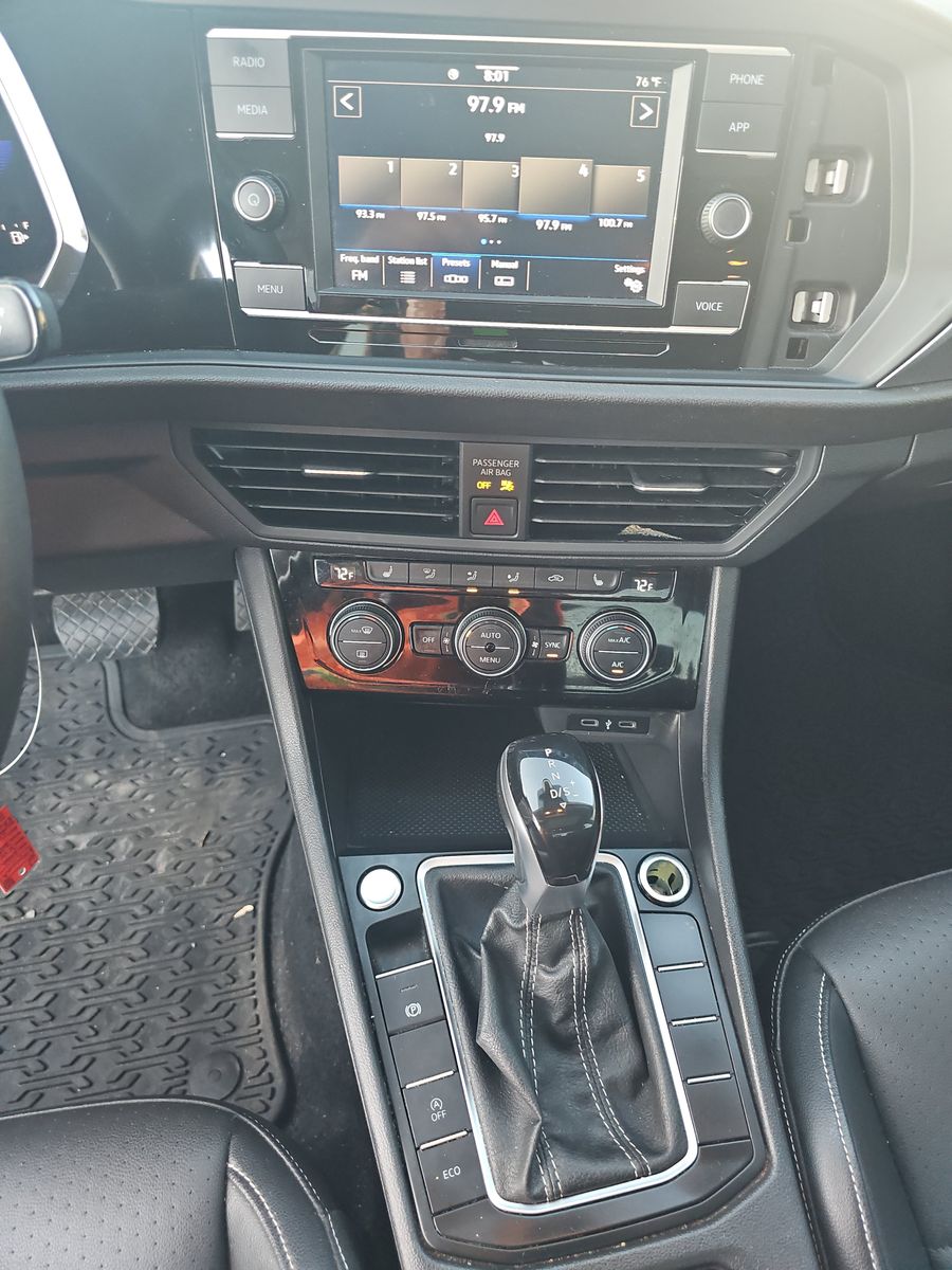 2022 Volkswagen Jetta 1.5T SE FWD
