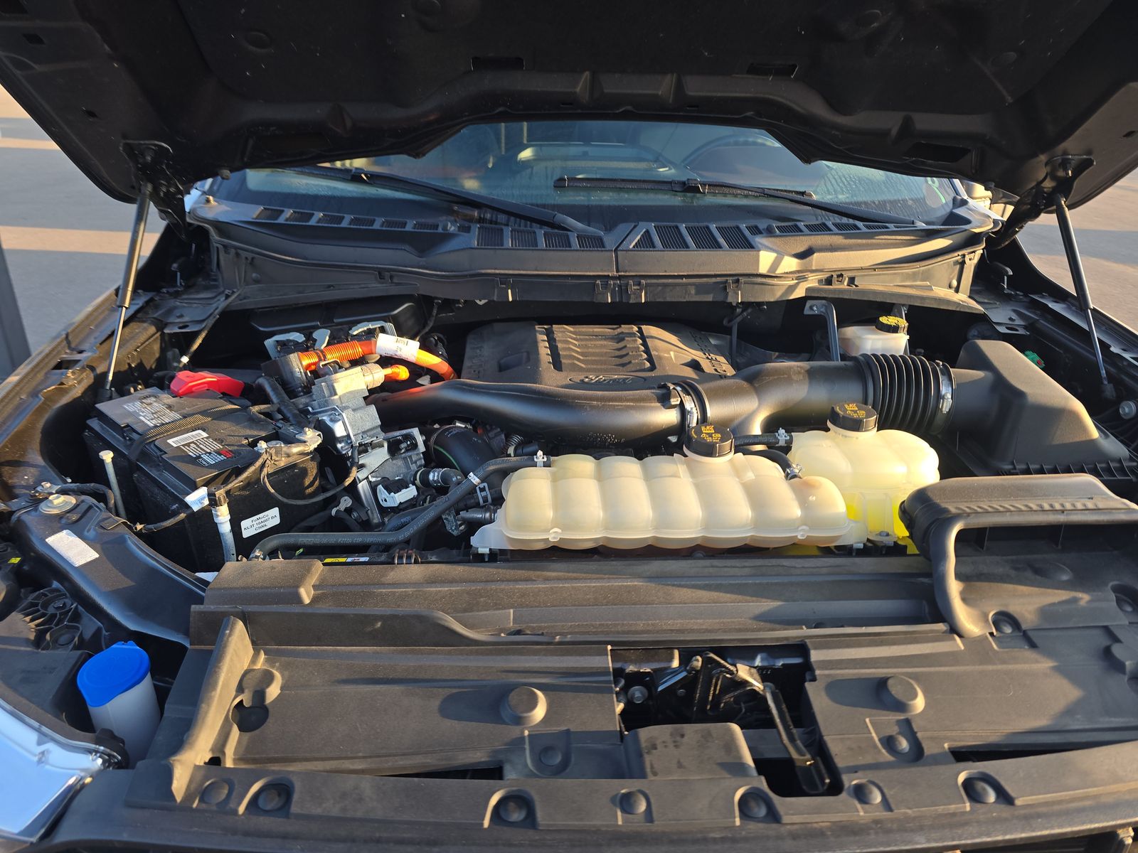 2022 Ford F-150 Hybrid Lariat AWD