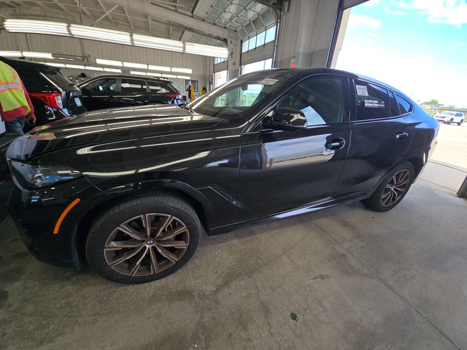 2025 BMW X6 Sports Activity Coupe xDrive40i
