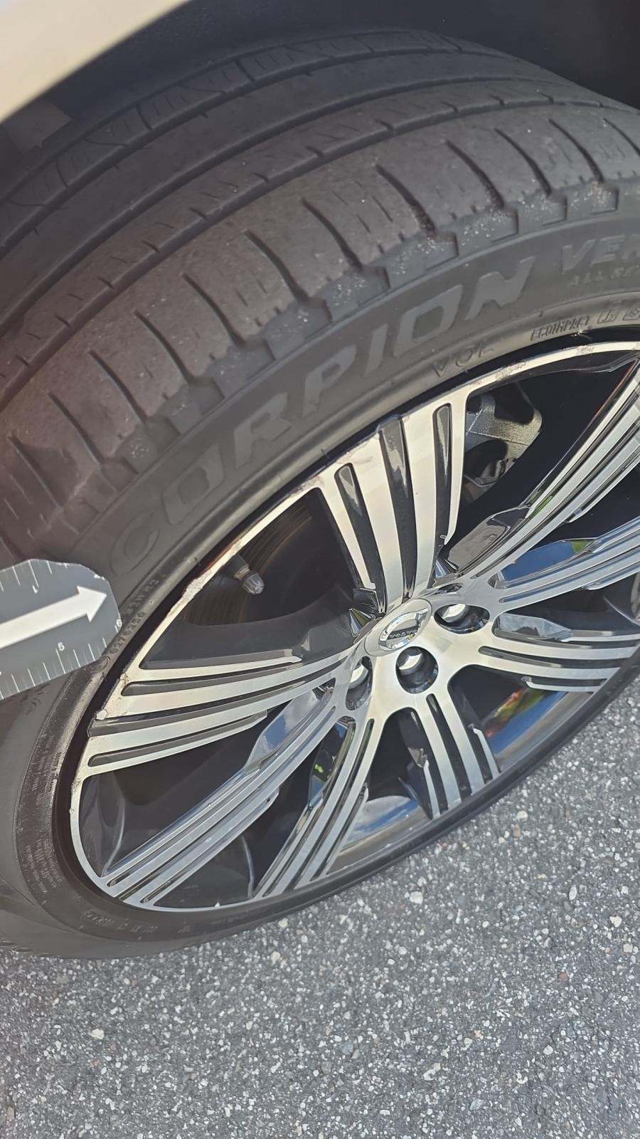 2024 Volvo XC90 B6 Plus AWD