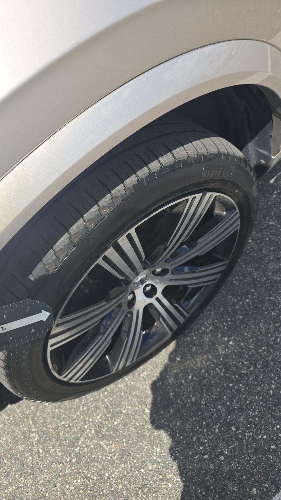 2024 Volvo XC90 B6 Plus AWD