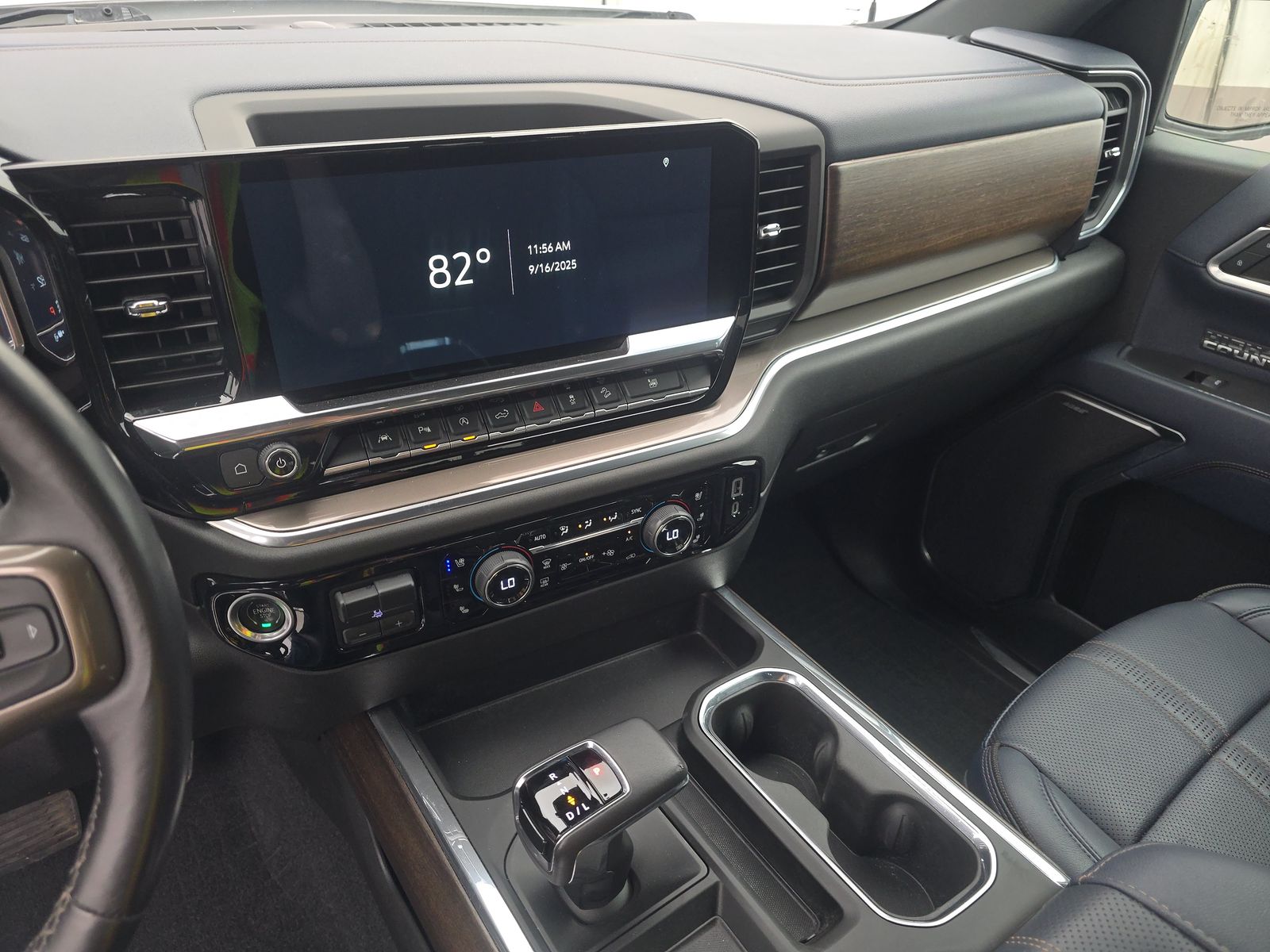 2022 Chevrolet Silverado 1500 High Country AWD