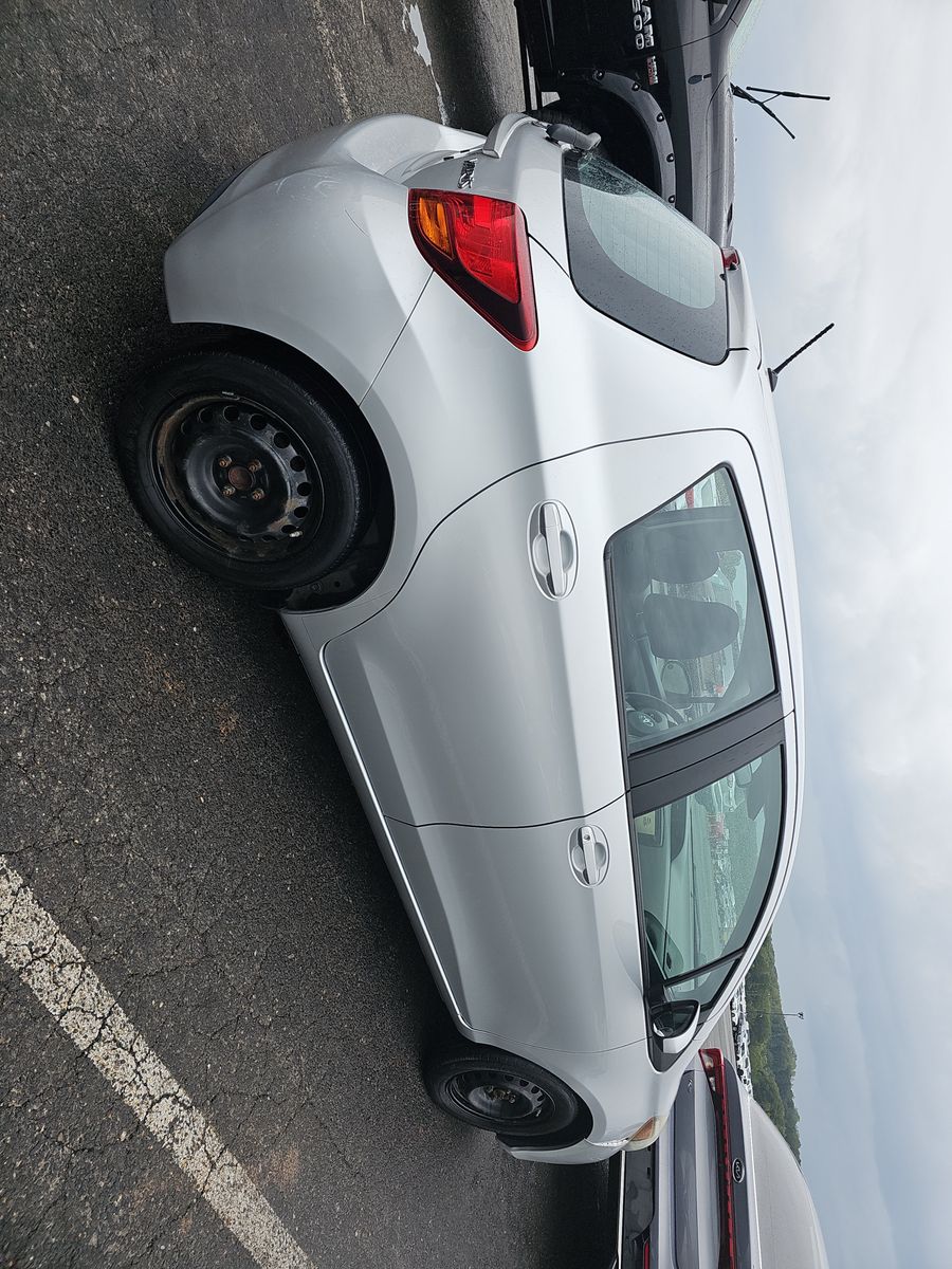 2017 Toyota Yaris L FWD