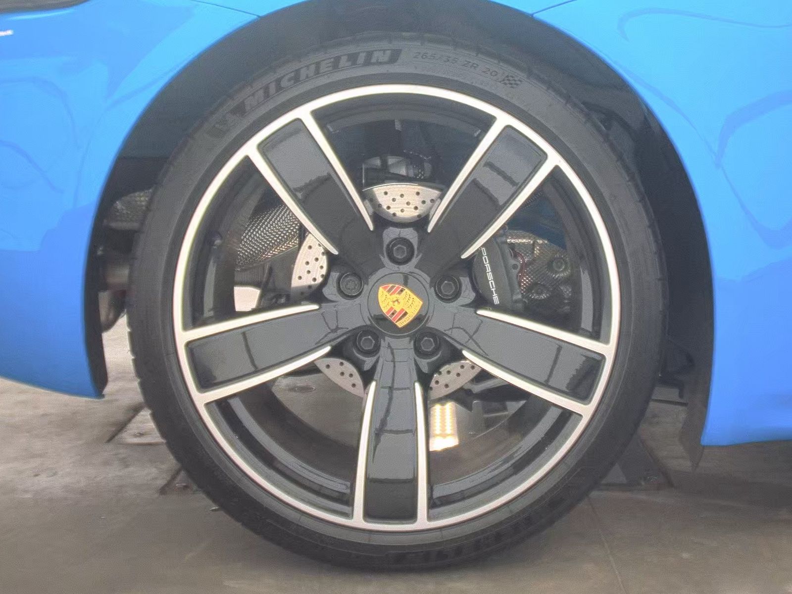 2025 Porsche 718 Cayman Base RWD