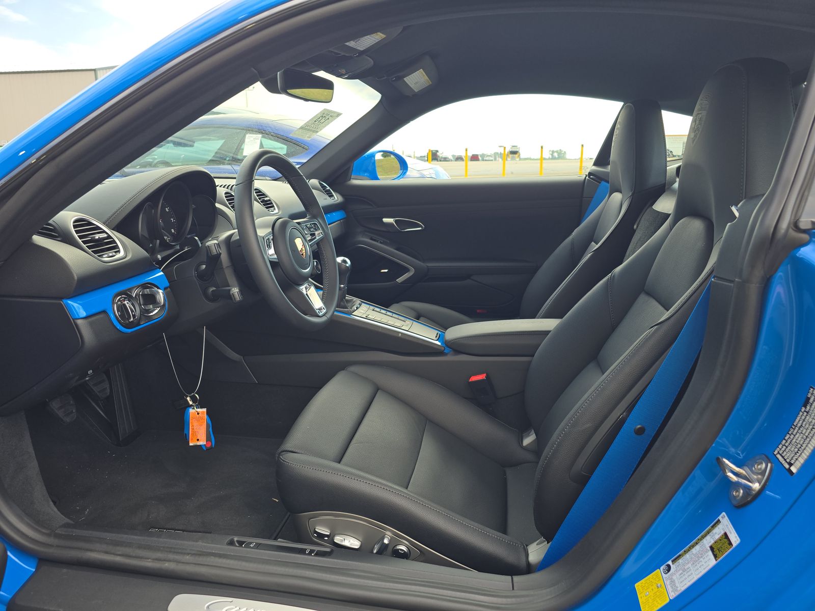 2025 Porsche 718 Cayman Base RWD