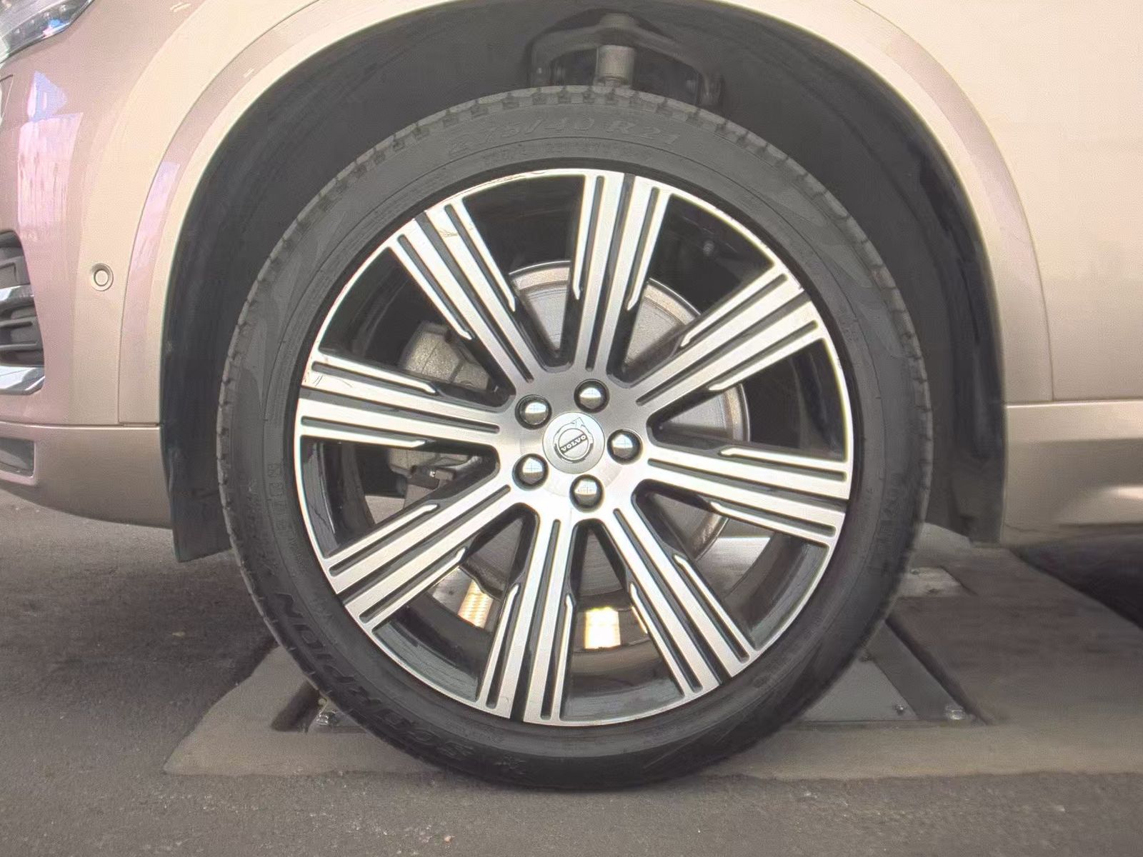 2024 Volvo XC90 B6 Plus AWD