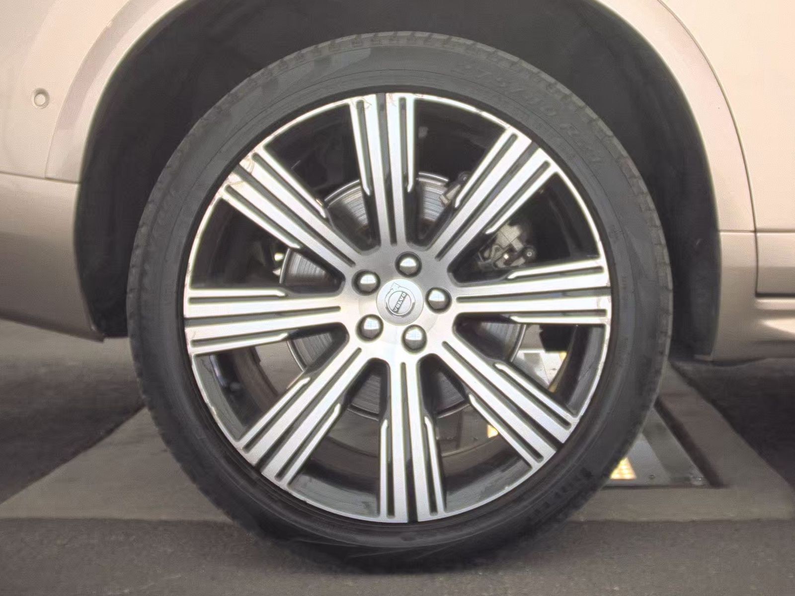 2024 Volvo XC90 B6 Plus AWD