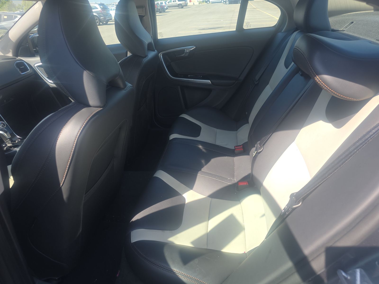 2016 Volvo S60 Cross Country T5 Platinum AWD