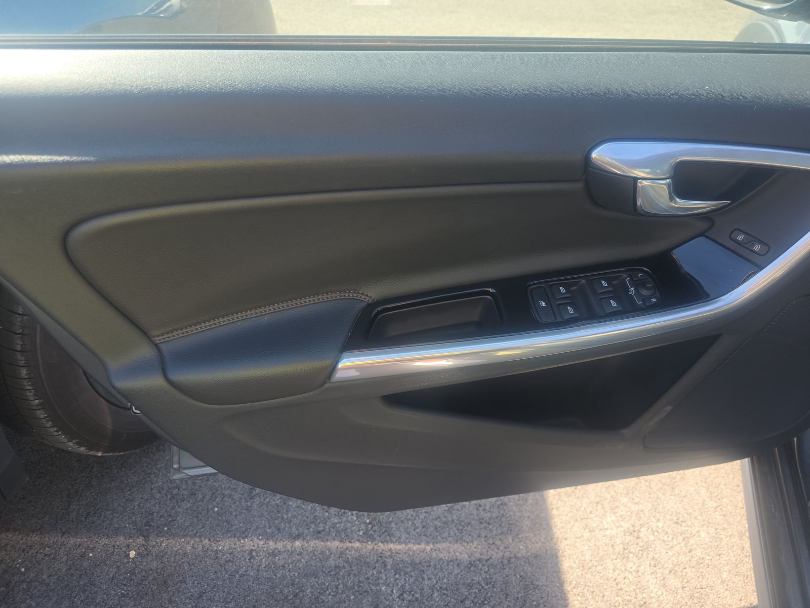 2016 Volvo S60 Cross Country T5 Platinum AWD