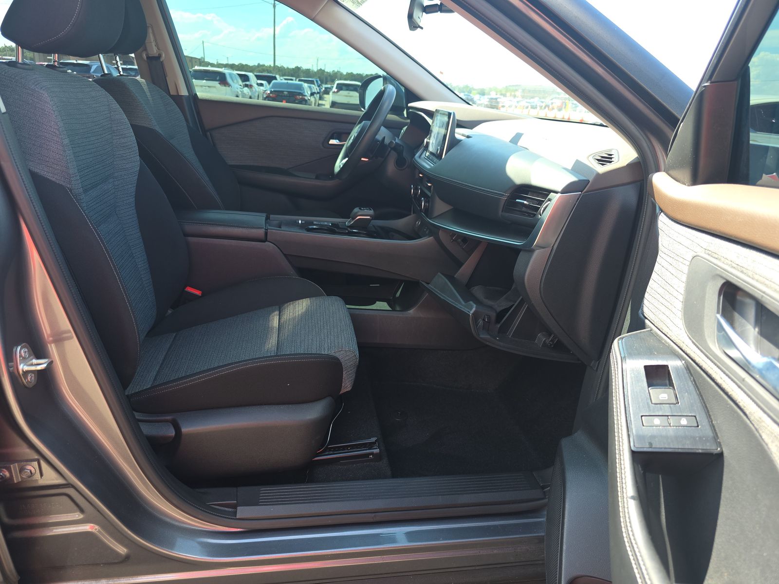 2023 Nissan Rogue SV FWD