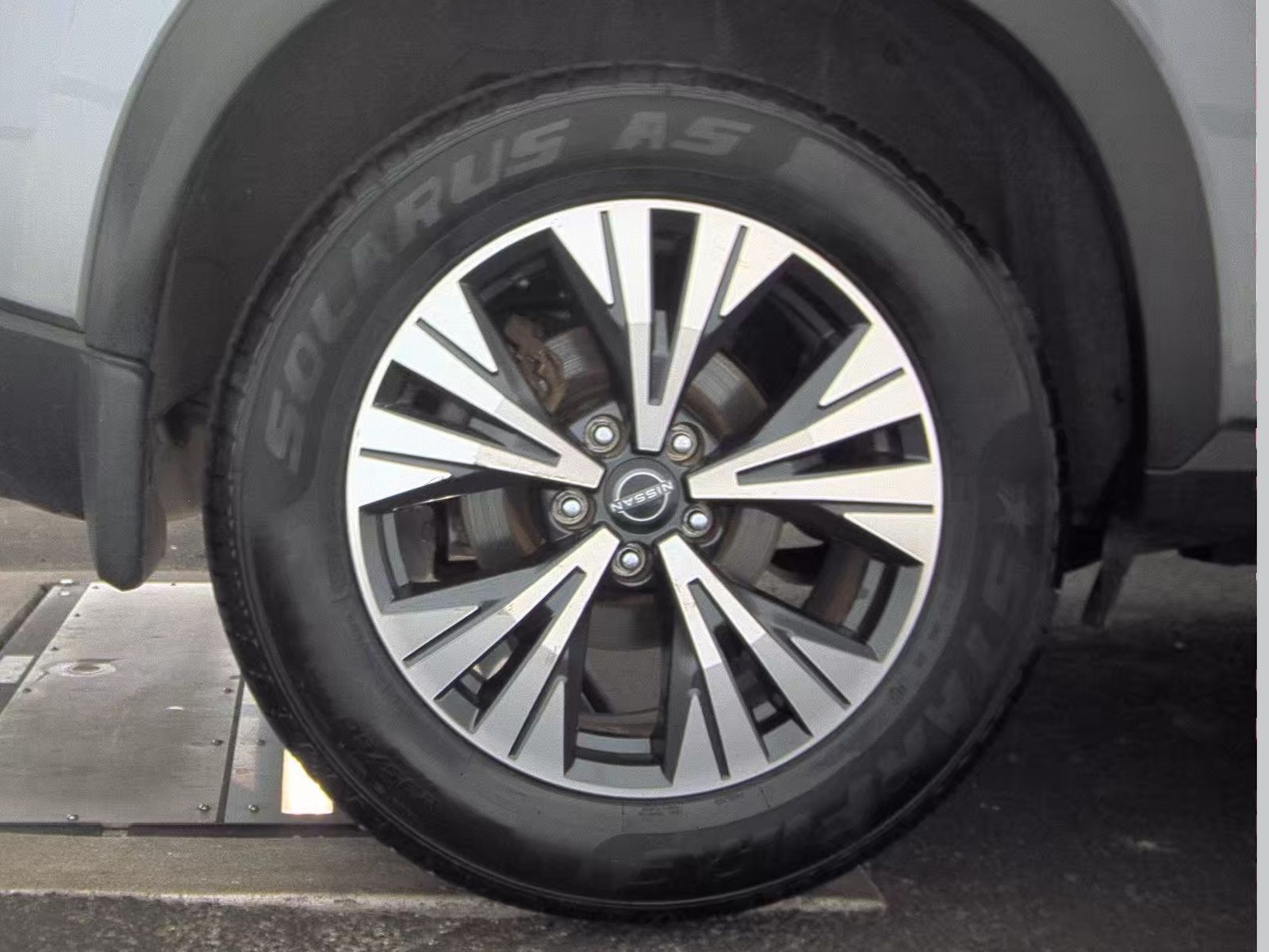 2023 Nissan Rogue SV FWD