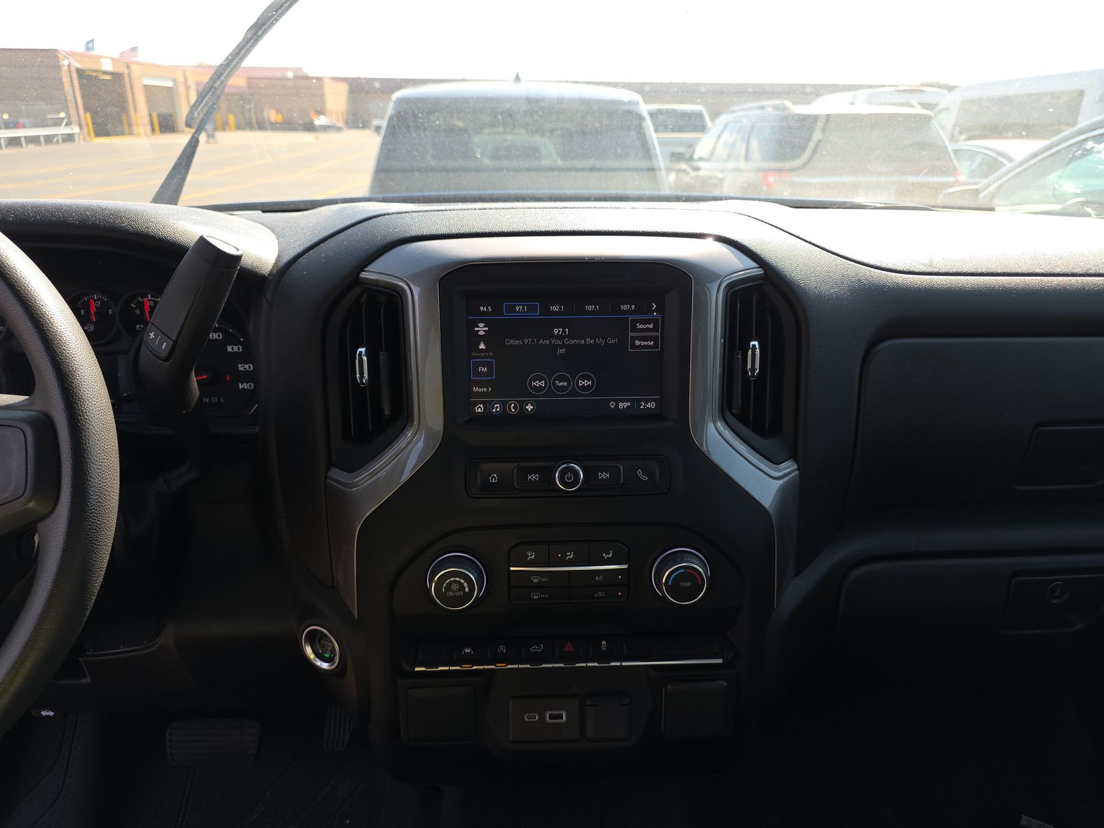 2022 Chevrolet Silverado 1500 Custom AWD