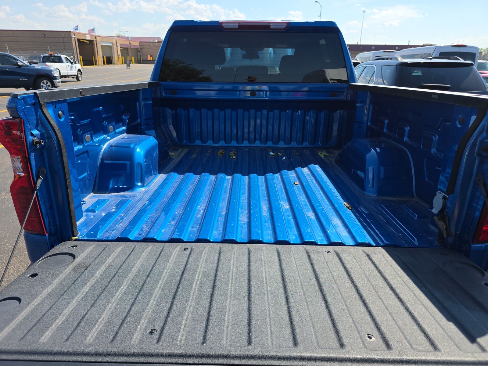 2022 Chevrolet Silverado 1500 Custom AWD