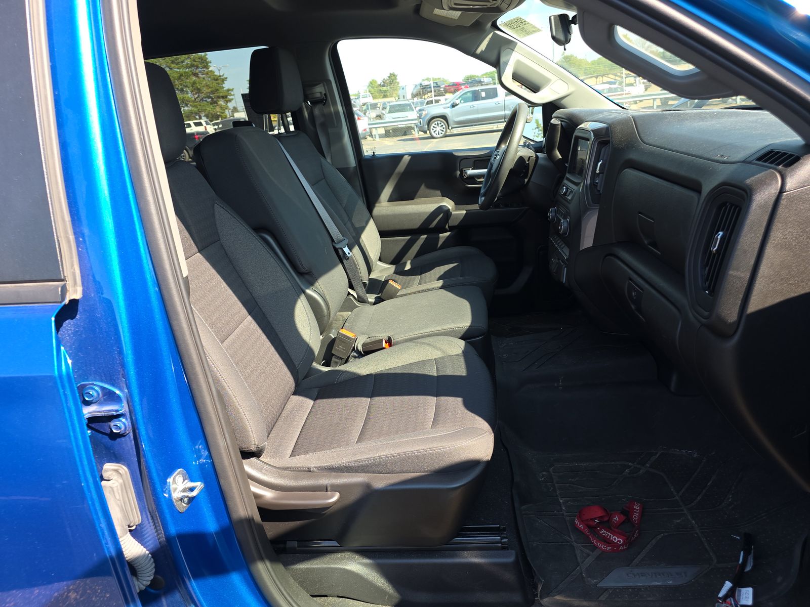 2022 Chevrolet Silverado 1500 Custom AWD