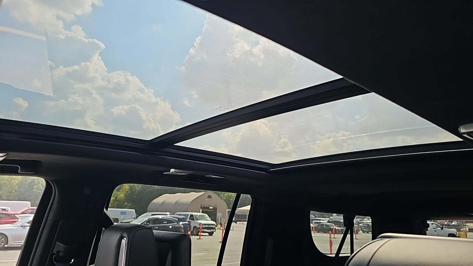 2023 Cadillac Escalade ESV Premium Luxury Platinum AWD