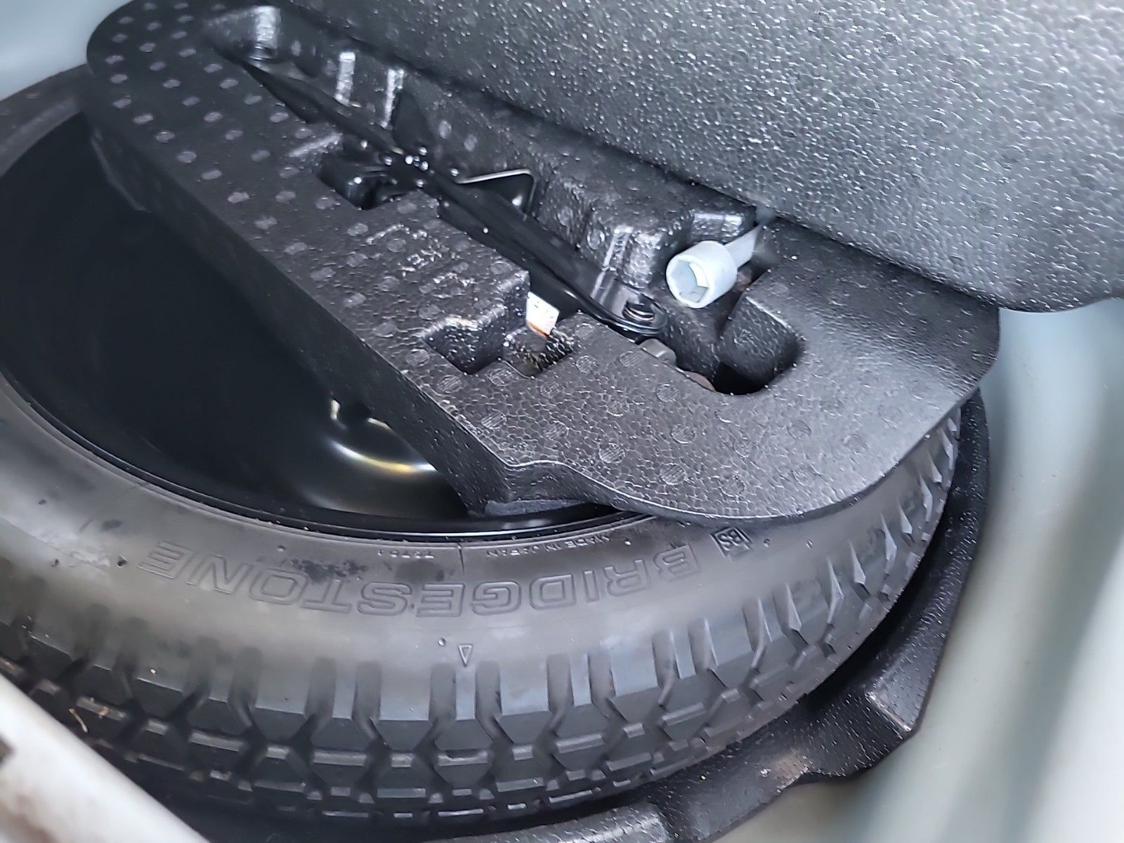 2016 Toyota Prius v Two FWD