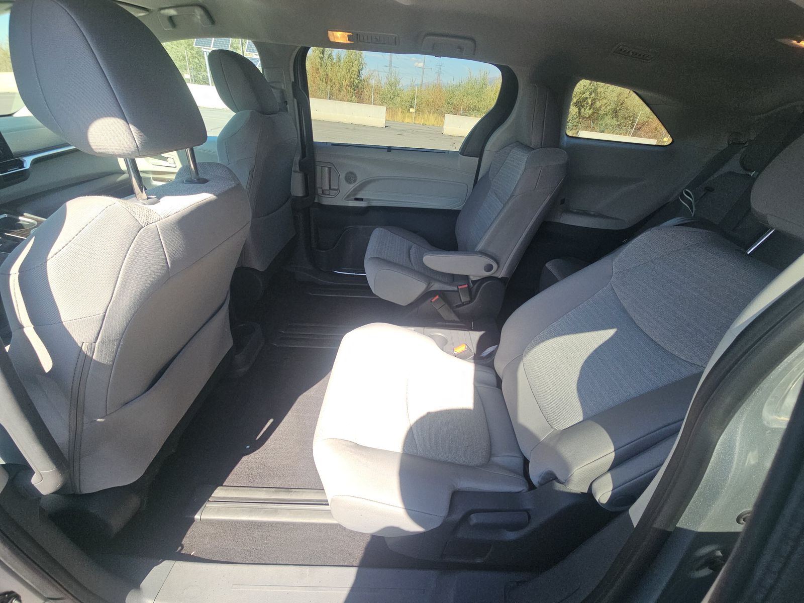 2024 Toyota Sienna LE FWD