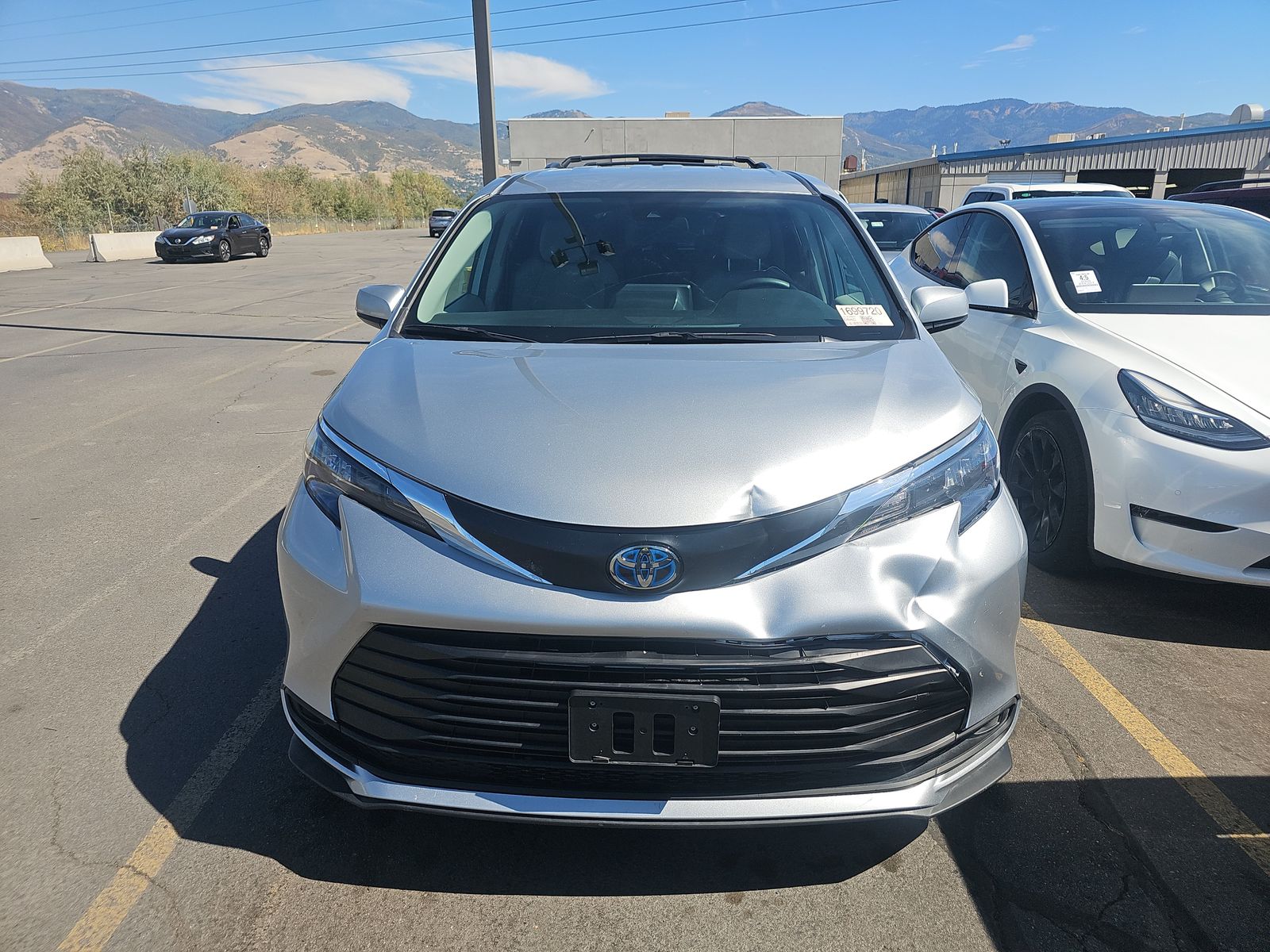 2024 Toyota Sienna LE FWD