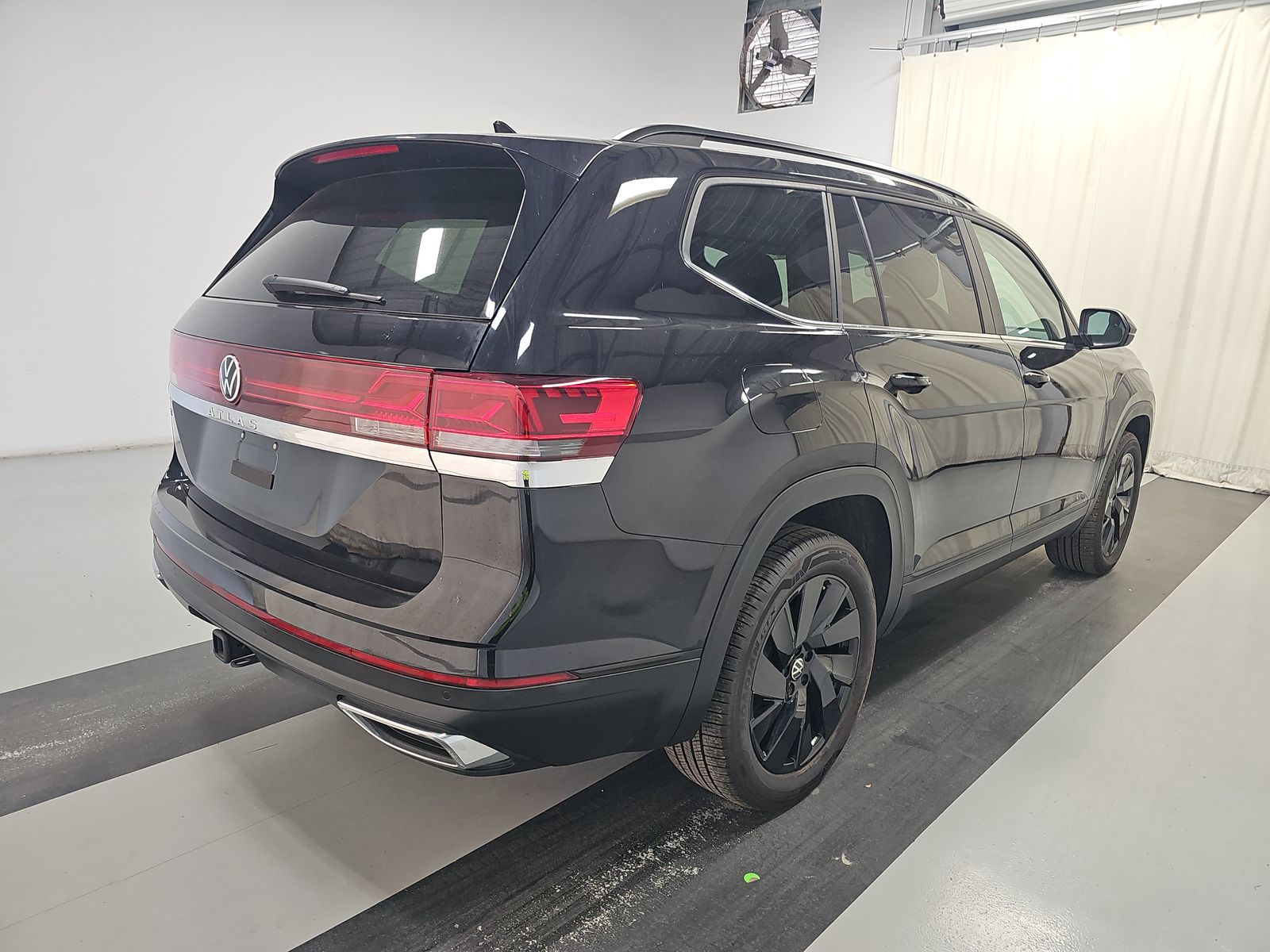 2025 Volkswagen Atlas 2.0T SE FWD